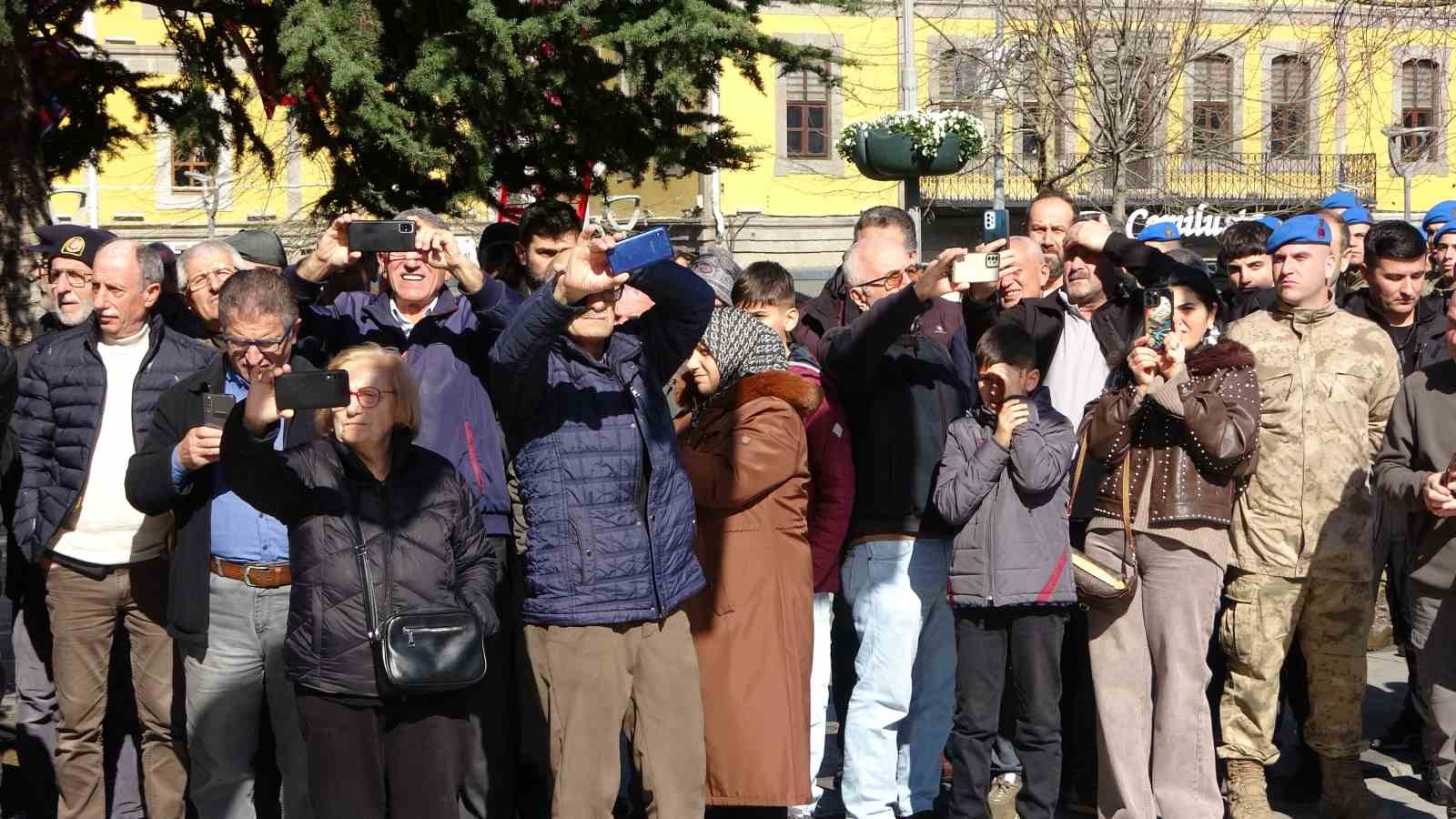 Jandarmadan nefes kesen hareketler