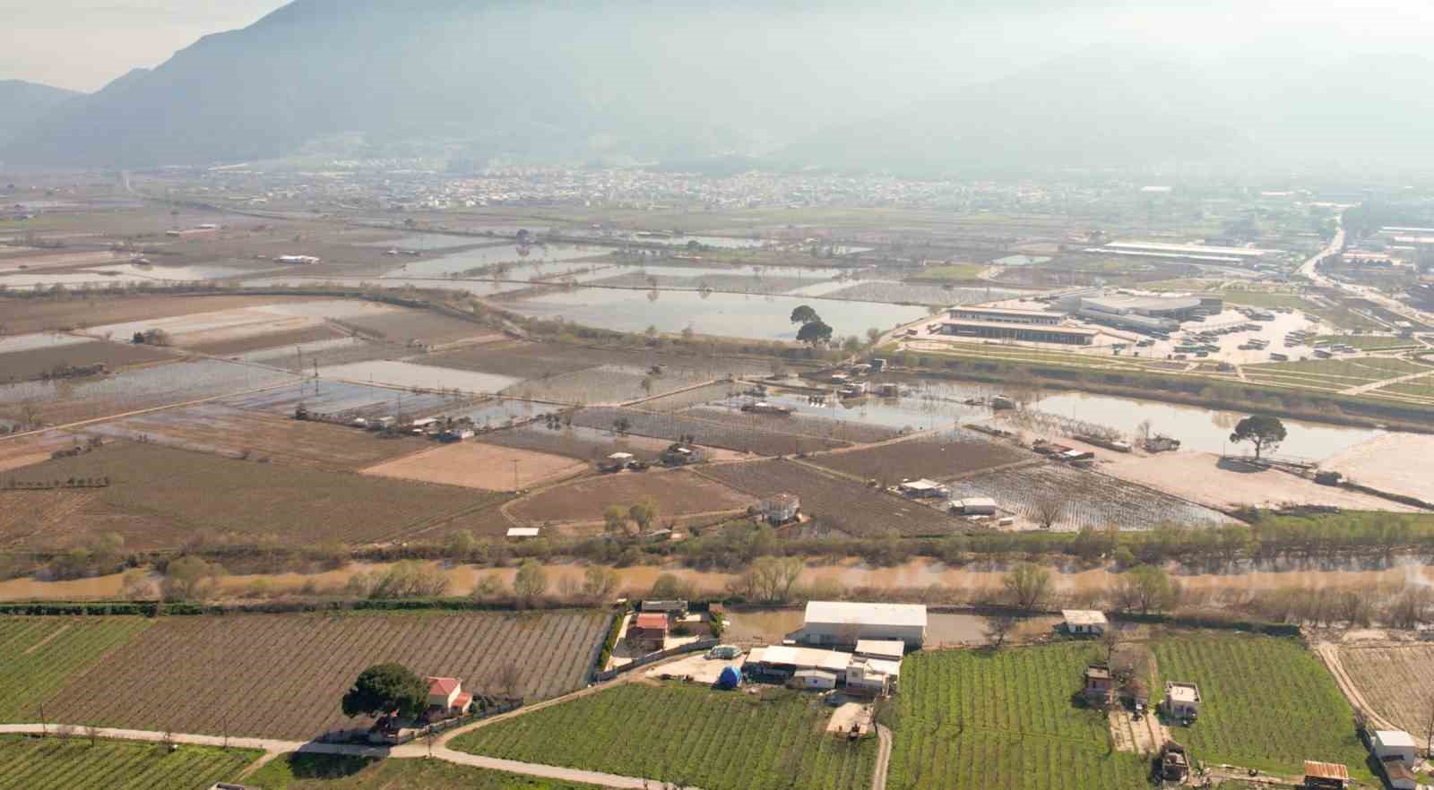 Manisa&rsquo;da rekor yağışların bilan&ccedil;osu: 191 ihbar, 20 bin dekar su altında
