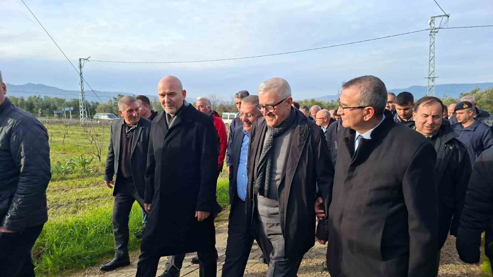 Süleyman Soylu, başdanışmanı Harun Akın’ın ağabeyinin cenazesine katıldı