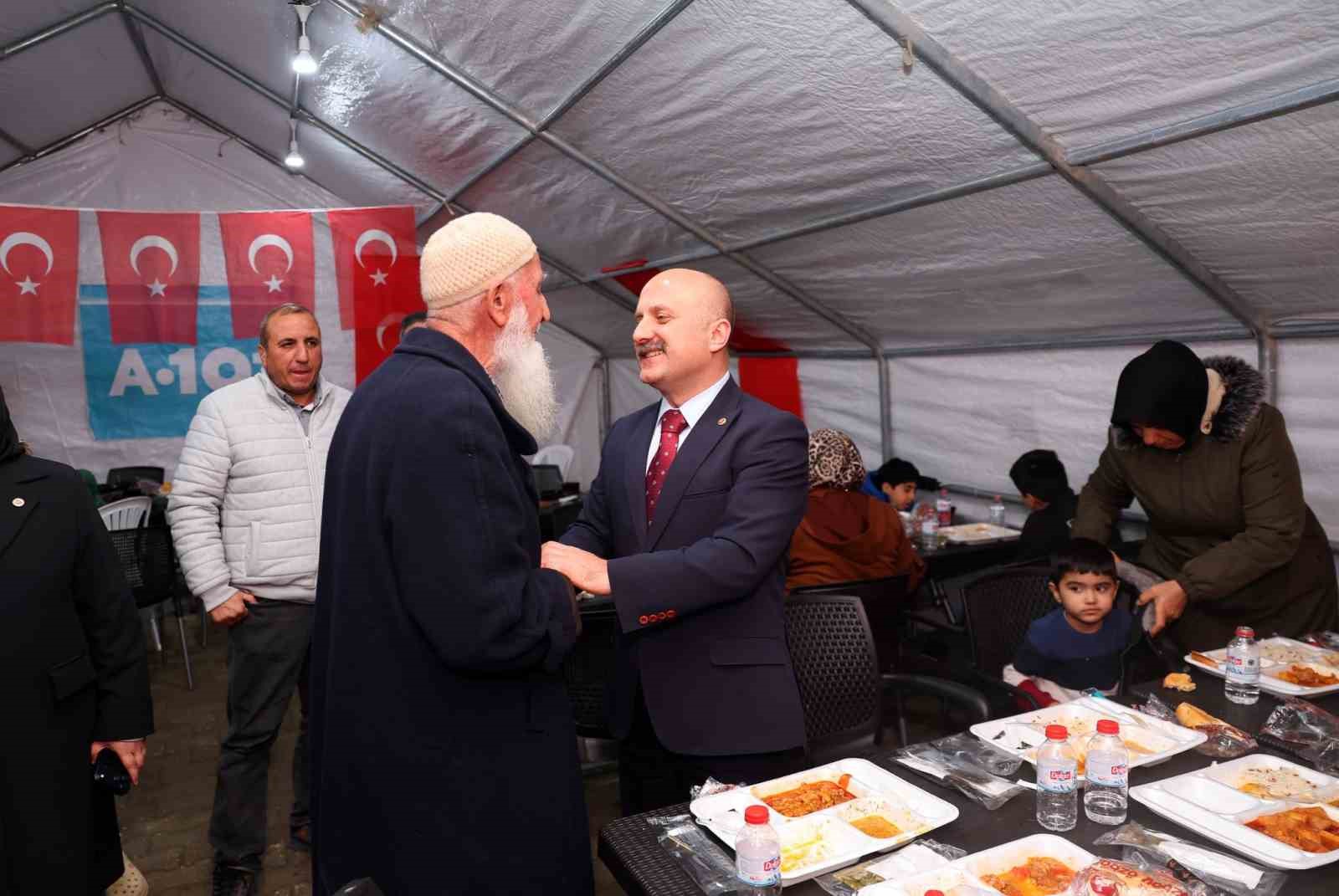 Adıyaman&rsquo;da &rsquo;bereket sofralarda, kardeşlik g&ouml;n&uuml;llerde&rsquo; iftar buluşması
