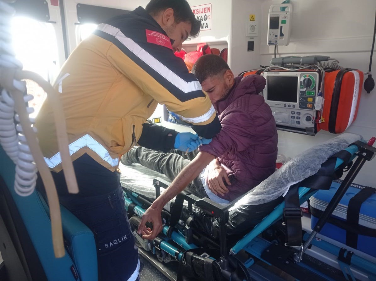 Defne&rsquo;de ev yangını: 1 kişi dumandan etkilendi
