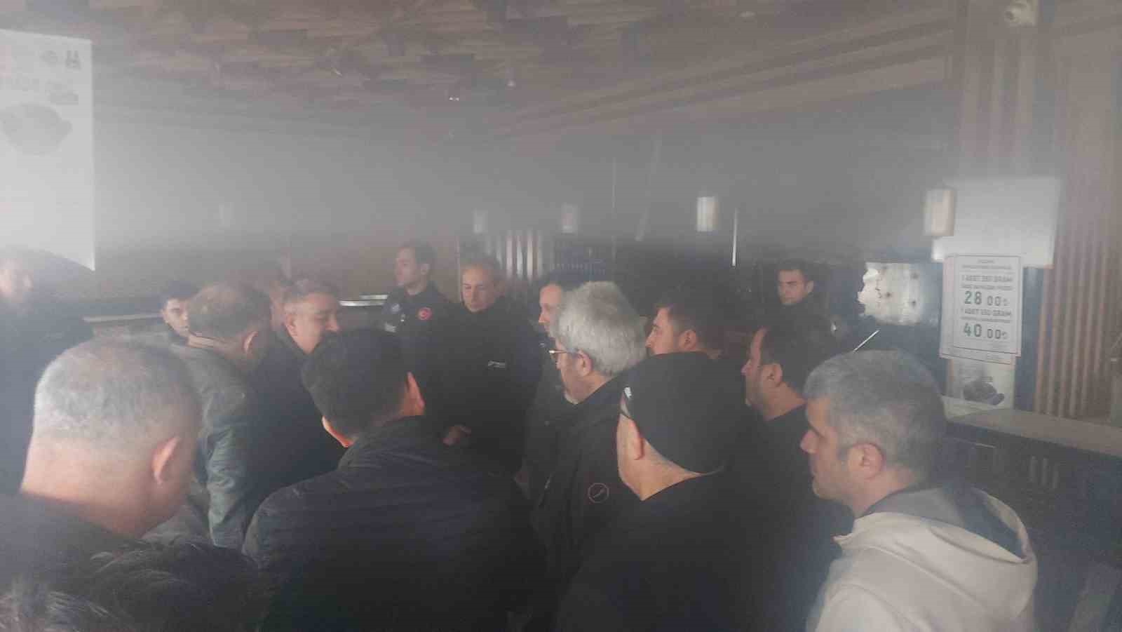 Ekmek fırınında yaşanan patlama korkuttu
