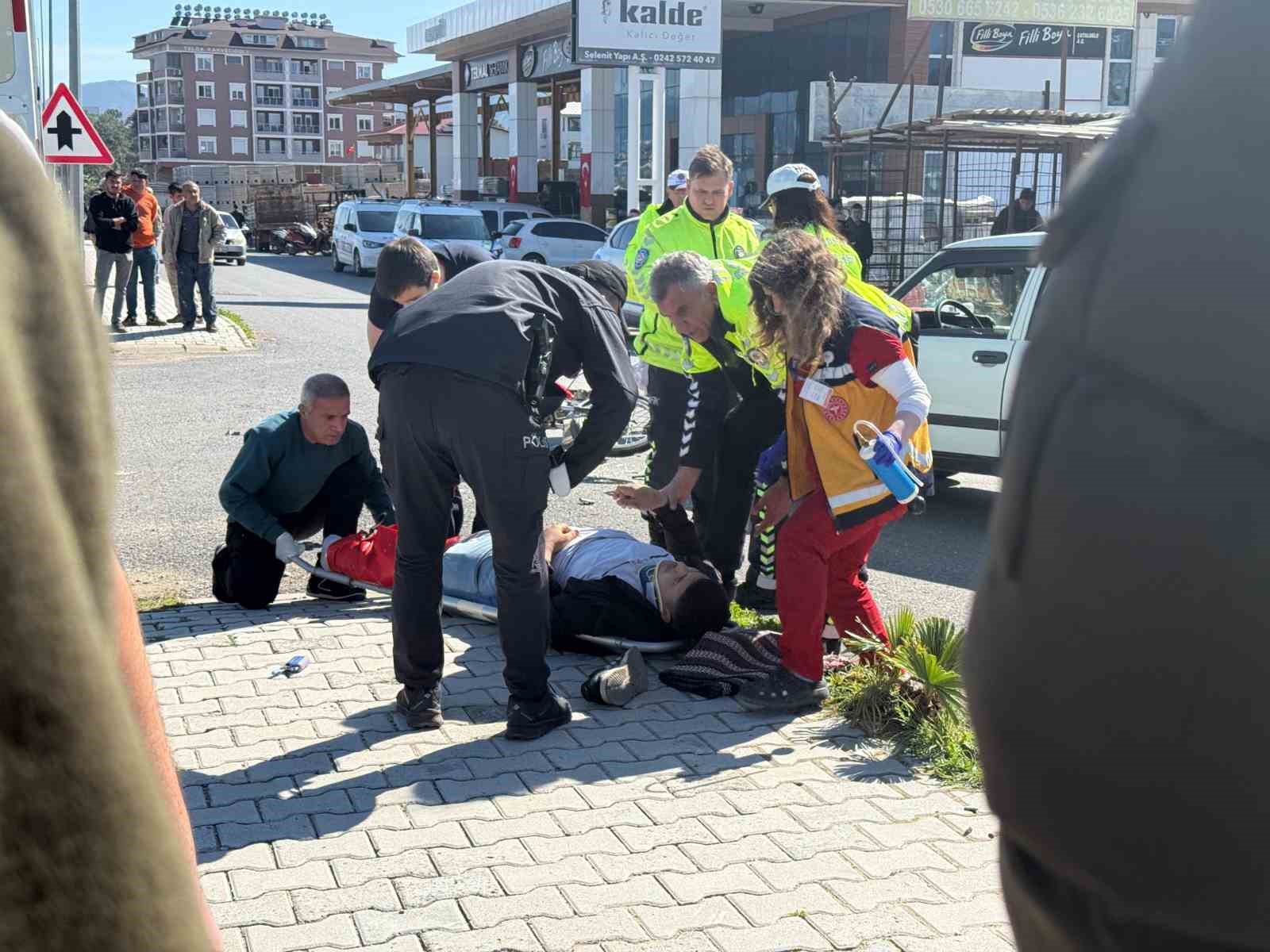 Gazipaşa’da otomobil ile motosiklet çarpıştı: 1 yaralı