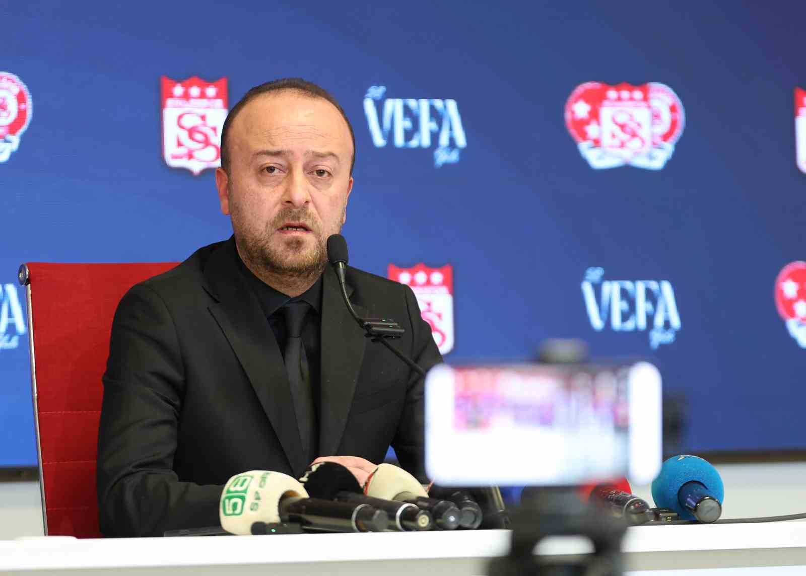 Sivasspor Kulübü Başkanı Özçoban: "Kalan 33 puana talibiz"