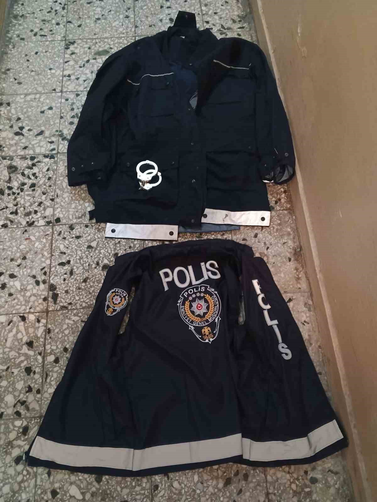 İzmir&rsquo;de Erasmus &ouml;ğrencilerini rehin alan sahte polisler tutuklandı
