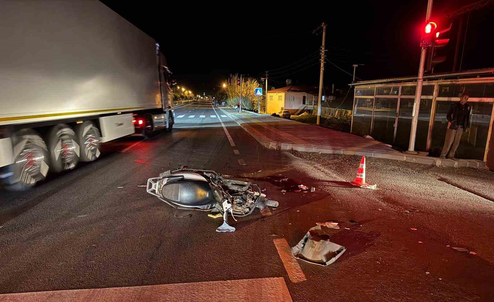 Mersin’de kamyonet ile motosiklet çarpıştı: 1 ölü