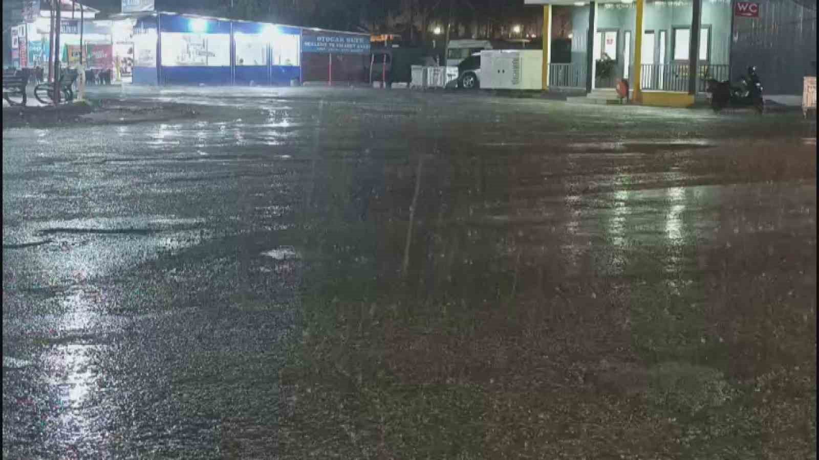 Hatay’da kuvvetli sağanak yağış