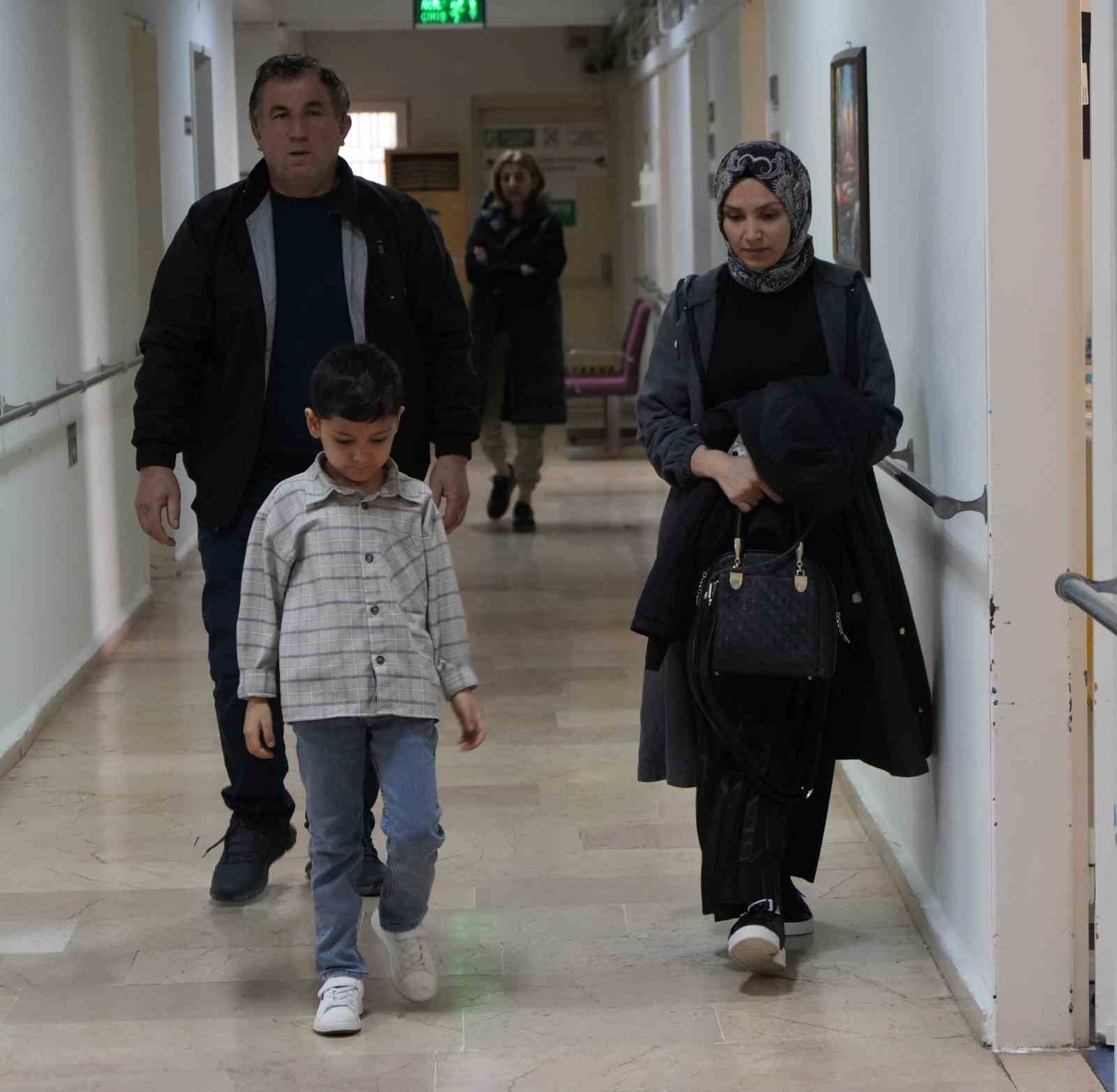 Çocuklarda nadir görülen diyafram fıtığı Samsun’da ilk kez tedavi edildi