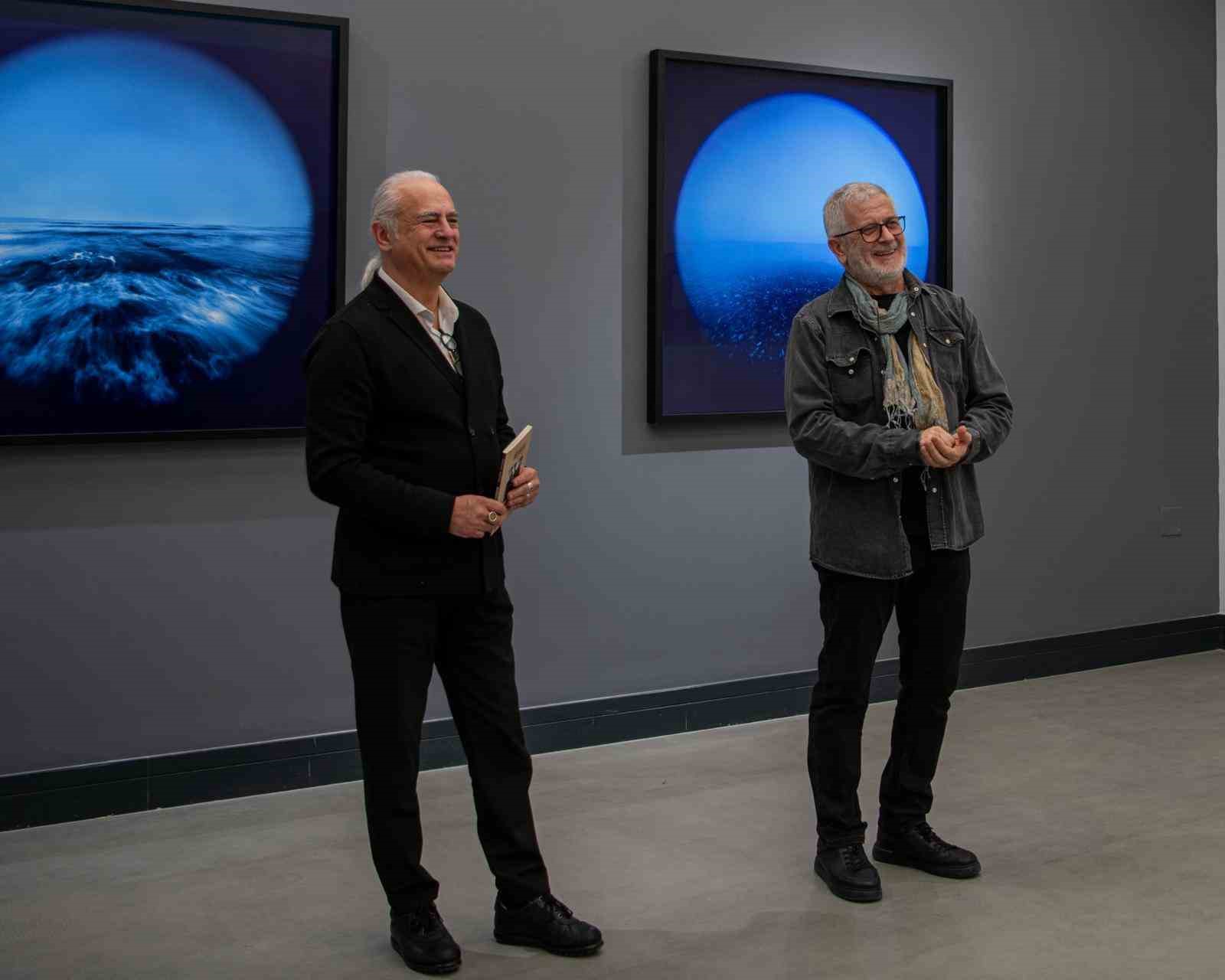 Kuşadası&rsquo;ndaki sergi edebiyat ve fotoğrafı buluşturdu
