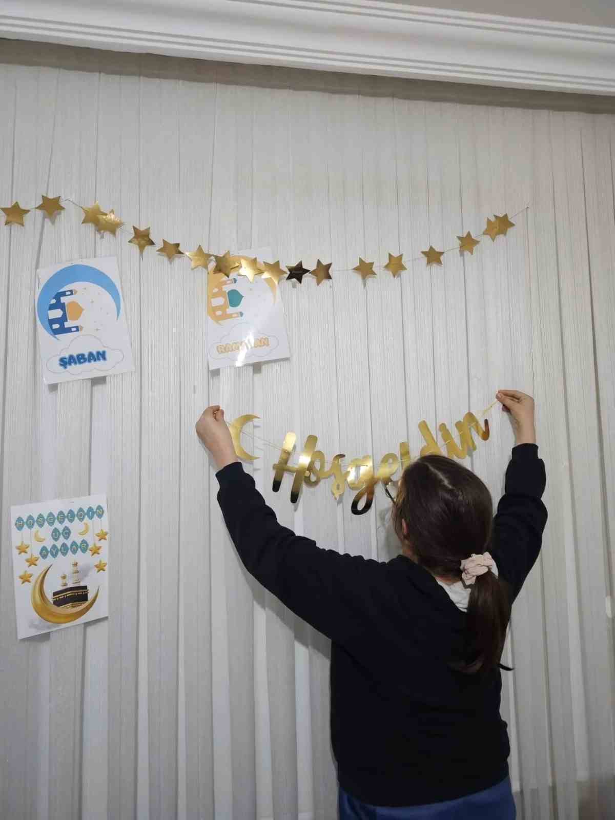 Koruma altındaki &ccedil;ocuklar evlerini Ramazan ayı i&ccedil;in s&uuml;sledi
