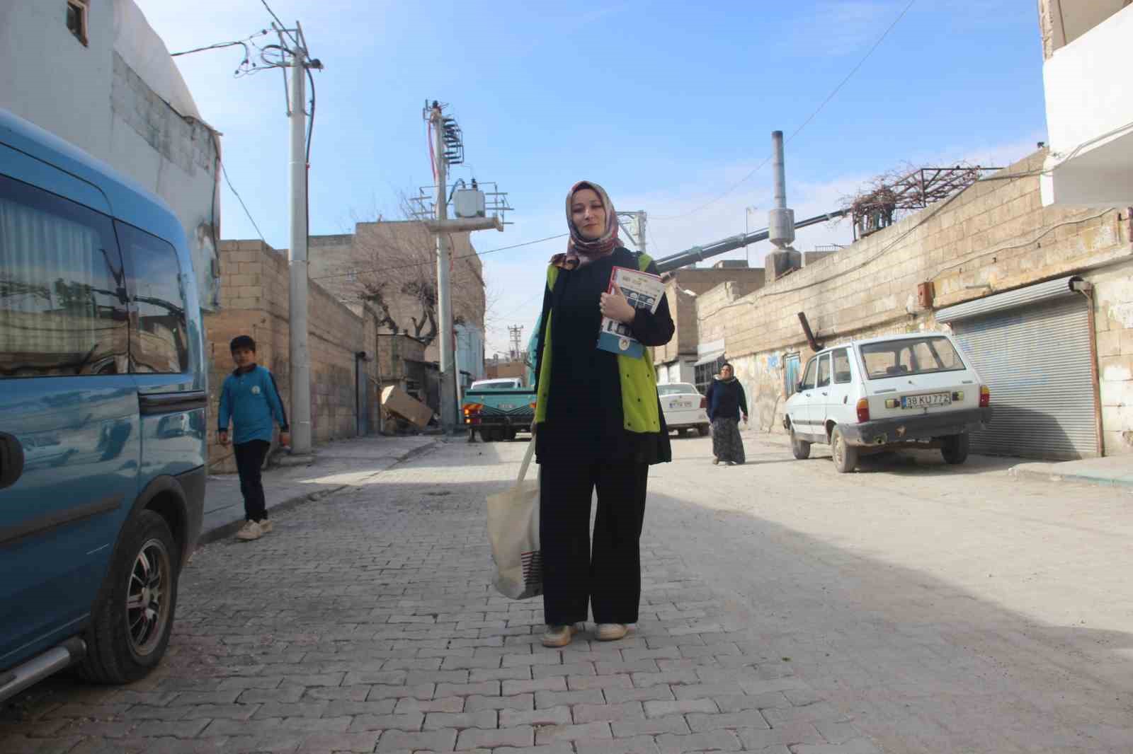 Öğretmen, çocukluk hayali mesleğiyle gönüllere dokunuyor