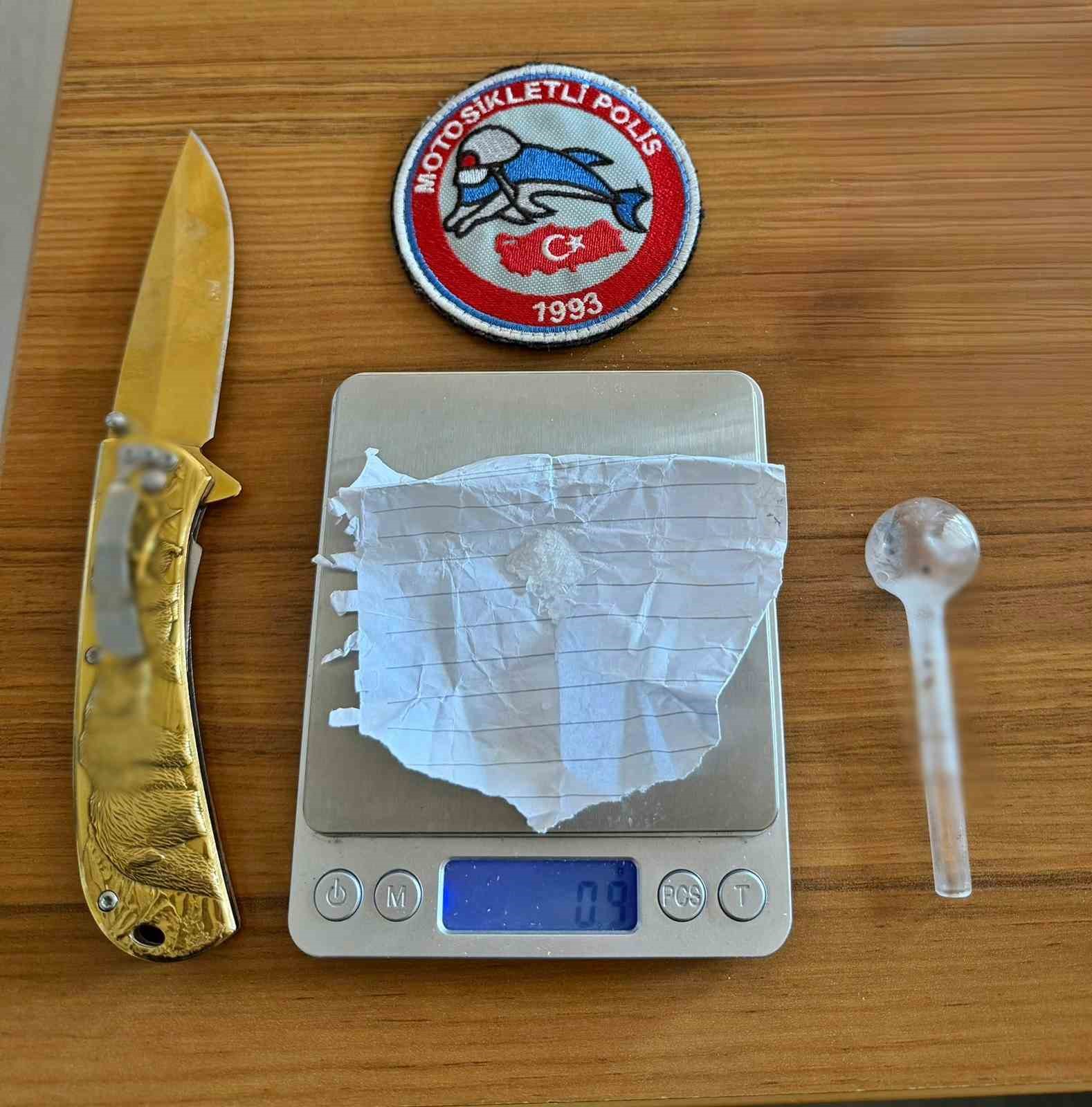 Bebek arabasını bile &ccedil;alan ş&uuml;phelileri polis yakaladı
