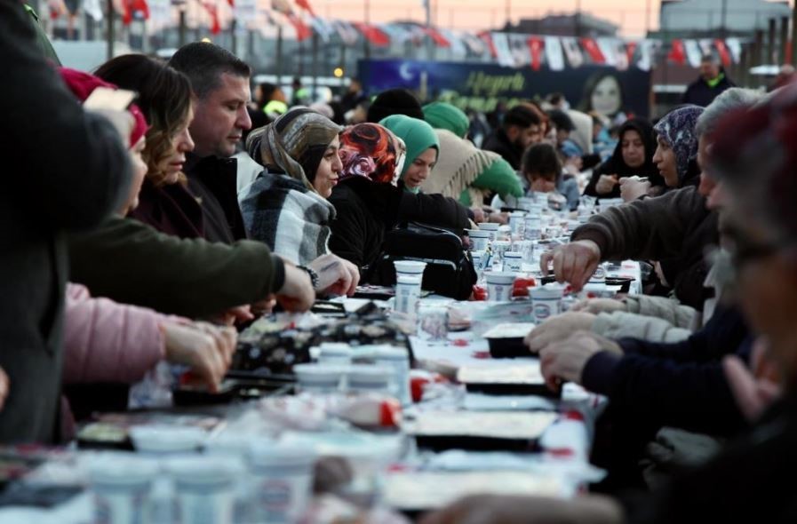 B&uuml;y&uuml;kşehir&rsquo;in g&ouml;n&uuml;l sofrası Ergene&rsquo;de kuruldu
