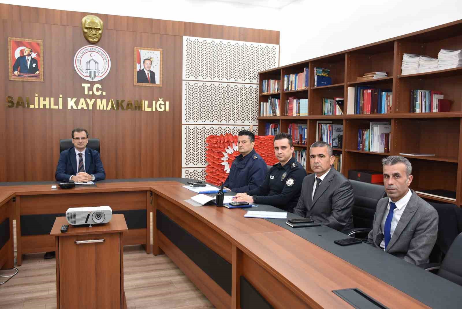 Salihli&rsquo;de MS&Uuml; Sınavı &ouml;ncesi kritik toplantı
