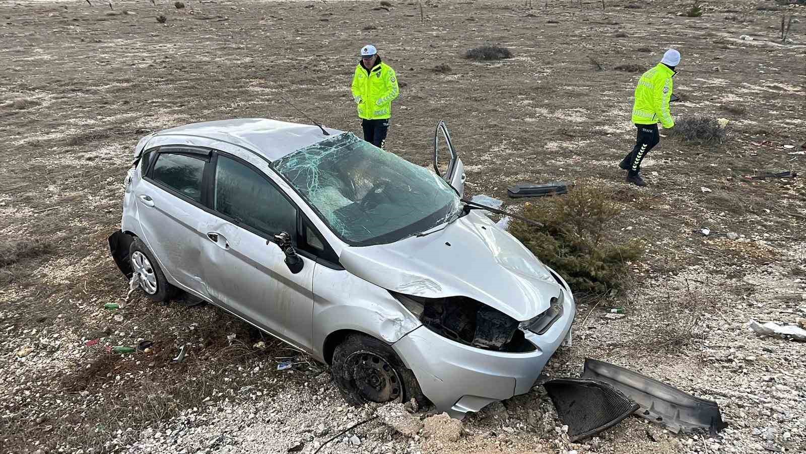 Karaman&rsquo;da otomobil şarampole takla attı: 1 yaralı
