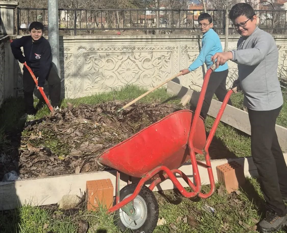 Hisarcık AİHL&rsquo;de organik g&uuml;bre yapımı başladı
