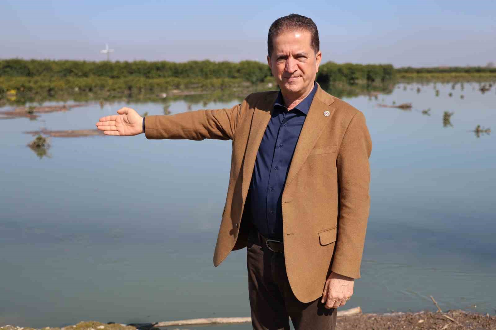 Adana&rsquo;da sel suları tarım arazilerini sular altında bıraktı
