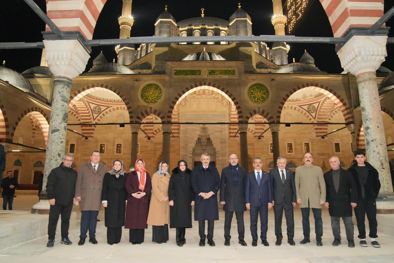 Kasapoğlu: "Erişebilirlik &ouml;n&uuml;nde ne engel varsa hep birlikte m&uuml;cadele edeceğiz"
