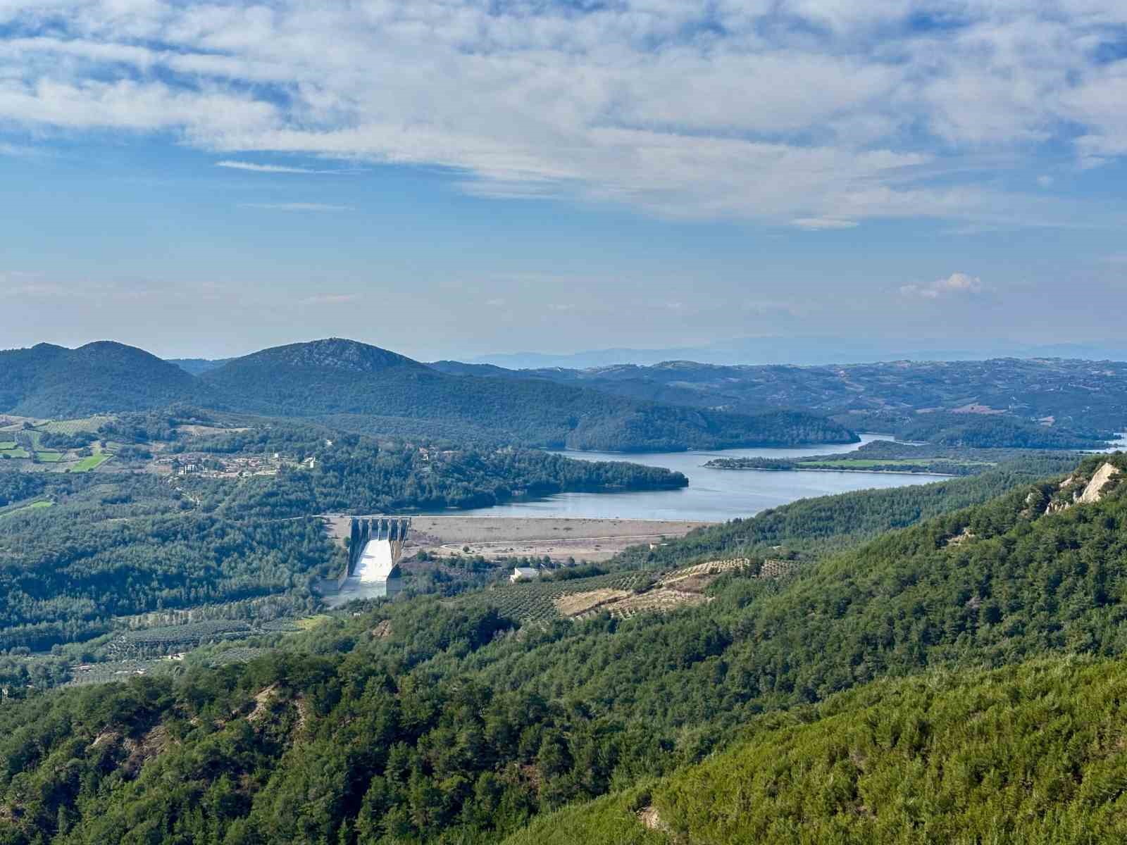 Osmaniye&rsquo;de Aslantaş Barajı&rsquo;nda yıllar sonra su tahliyesi başladı
