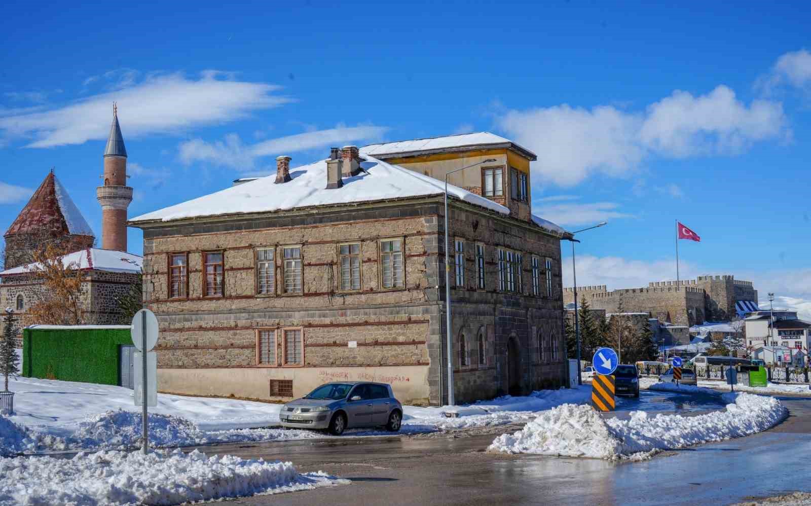 Erzurum ve Erzincan için kar yağışı uyarısı