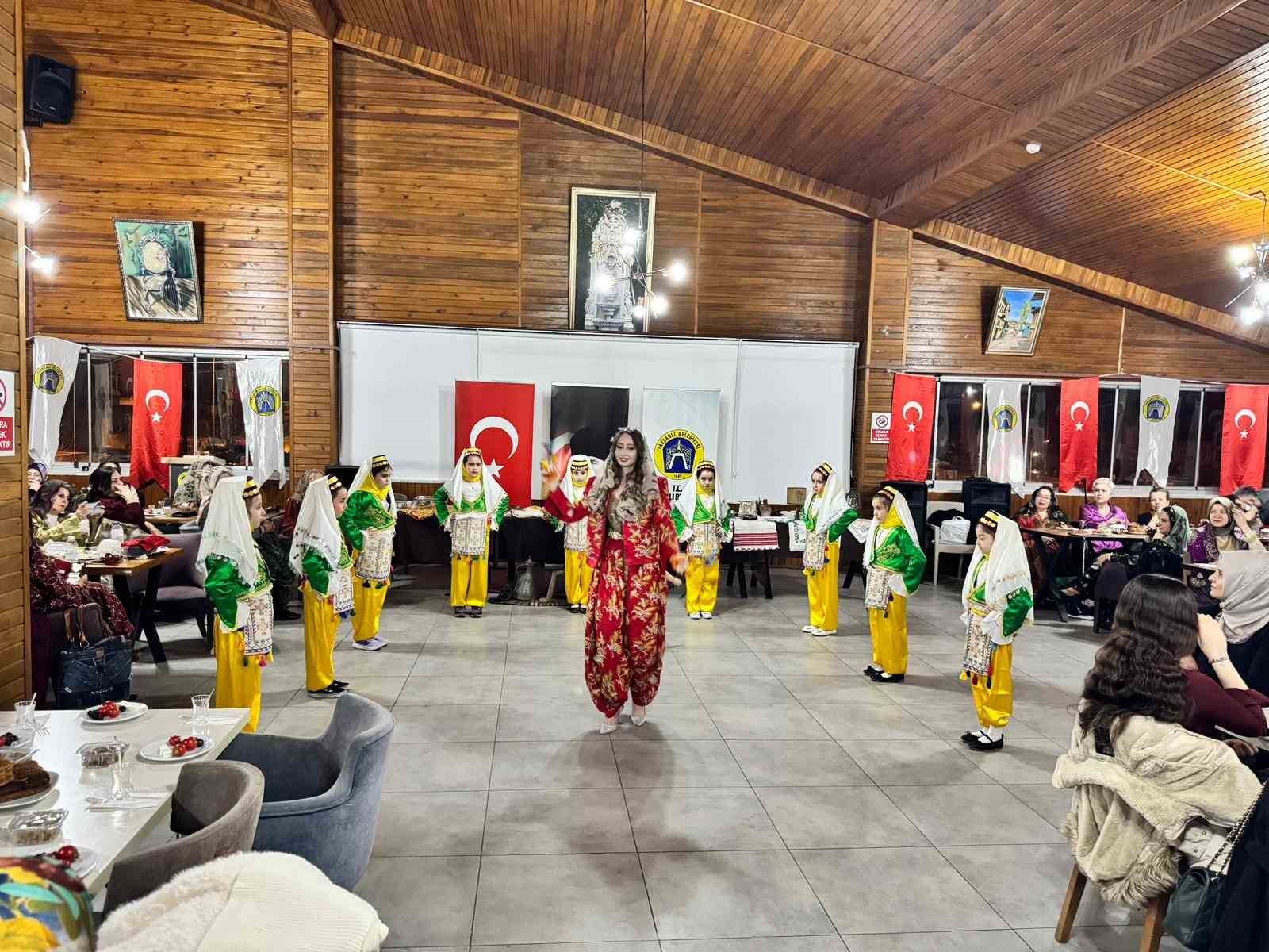 Tavşanlı&rsquo;da kıyafetlerle y&ouml;resel k&uuml;lt&uuml;r r&uuml;zgarı
