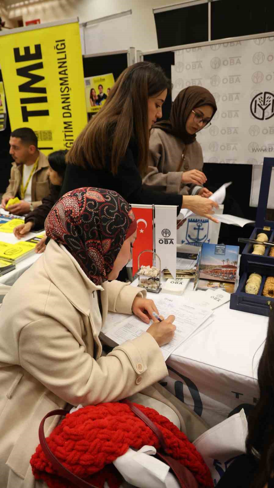 Turizm profesyonelleri &ouml;ğrencilerle buluştu
