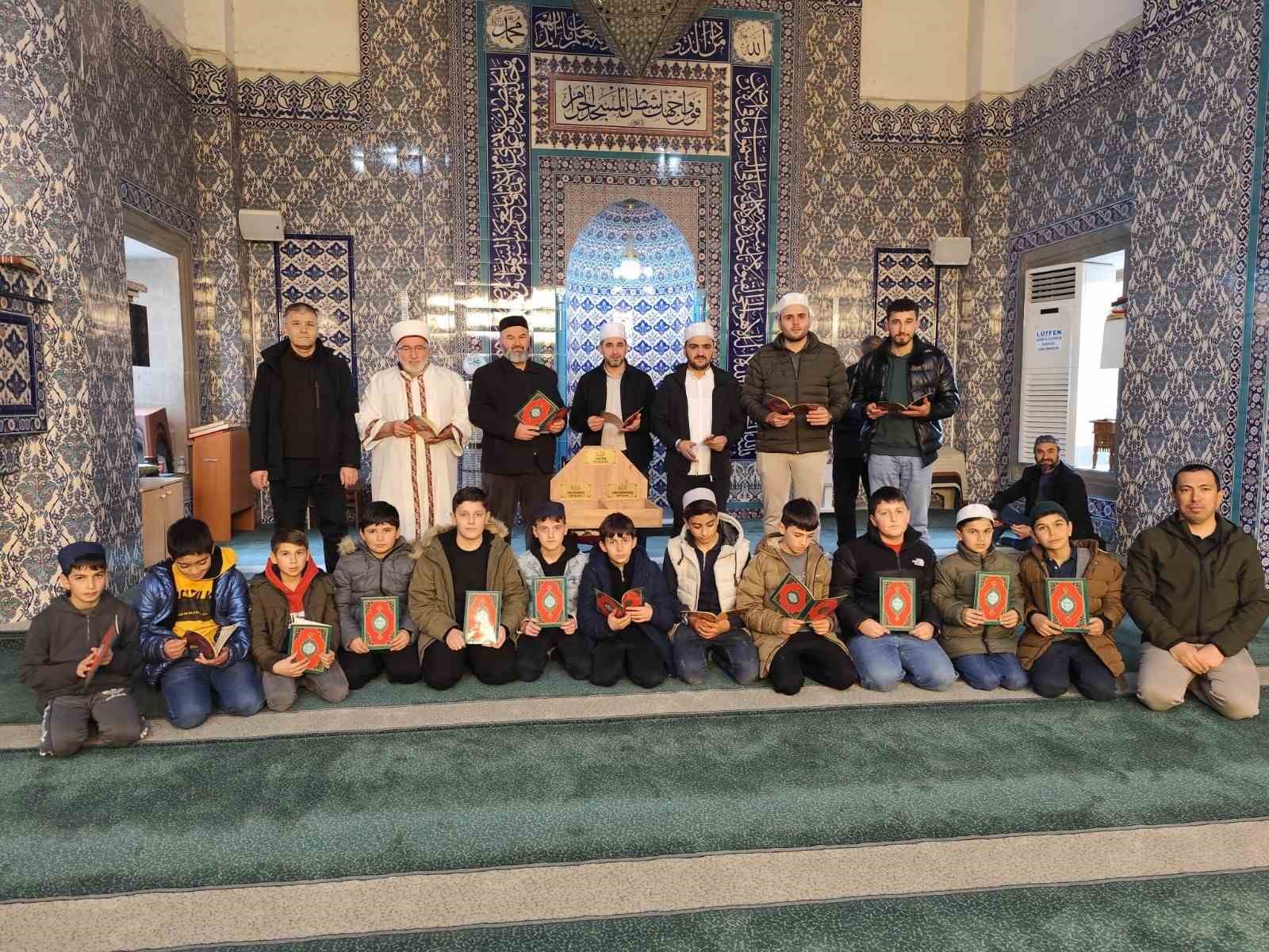 Akdağmadeni’nde gönülleri birleştiren proje: Hatim kumbarası