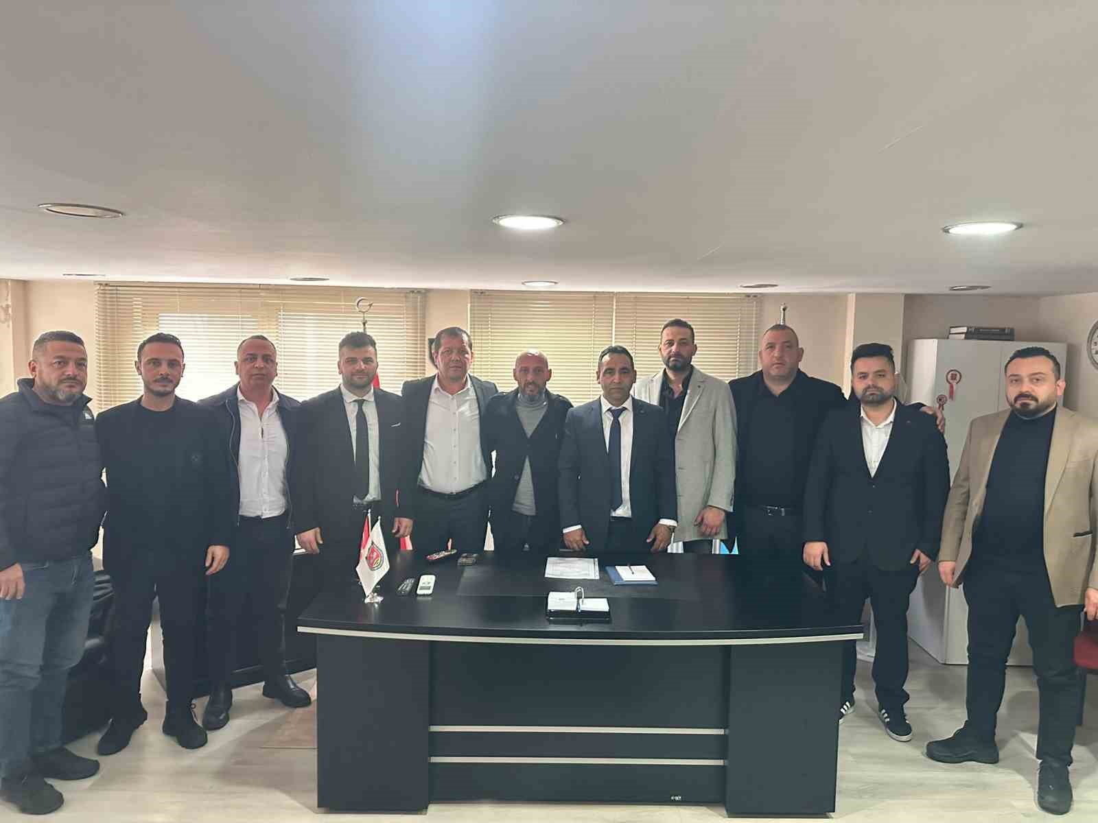 Tunay Keskin mazbatasını alıp g&ouml;revine başladı
