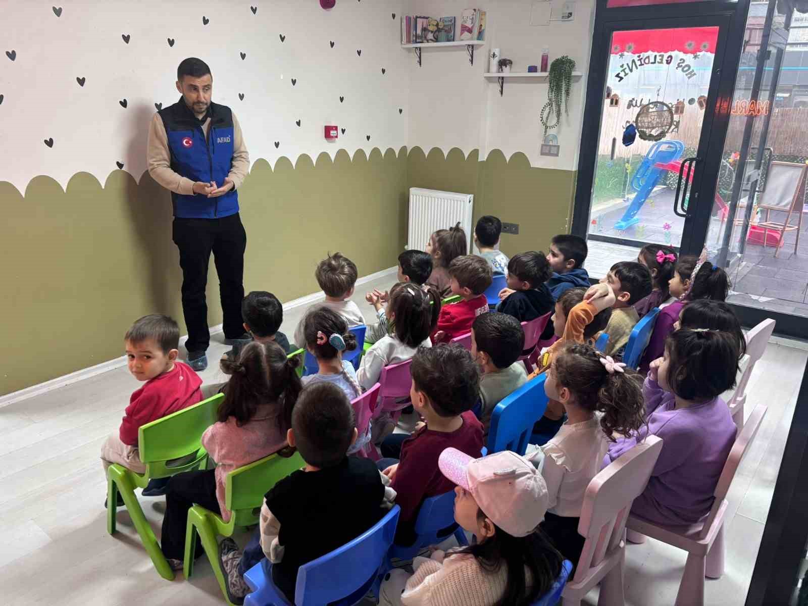 AFAD&rsquo;dan miniklere ve lise &ouml;ğrencilerine y&ouml;nelik eğitim
