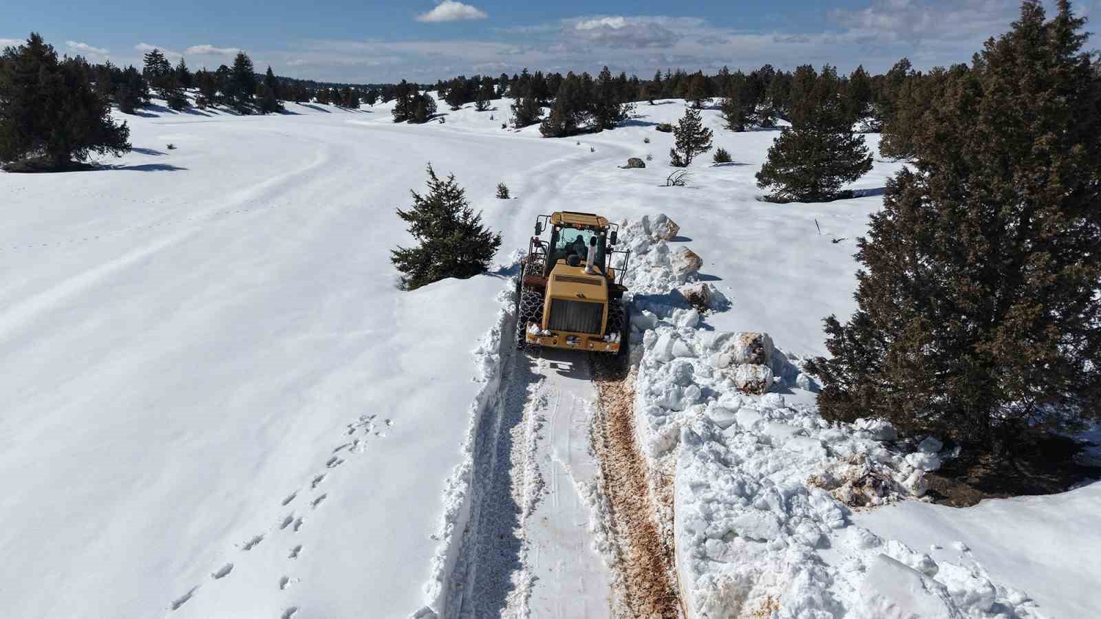 Kahramanmaraş’ta yol açma ve onarım çalışmaları sürüyor