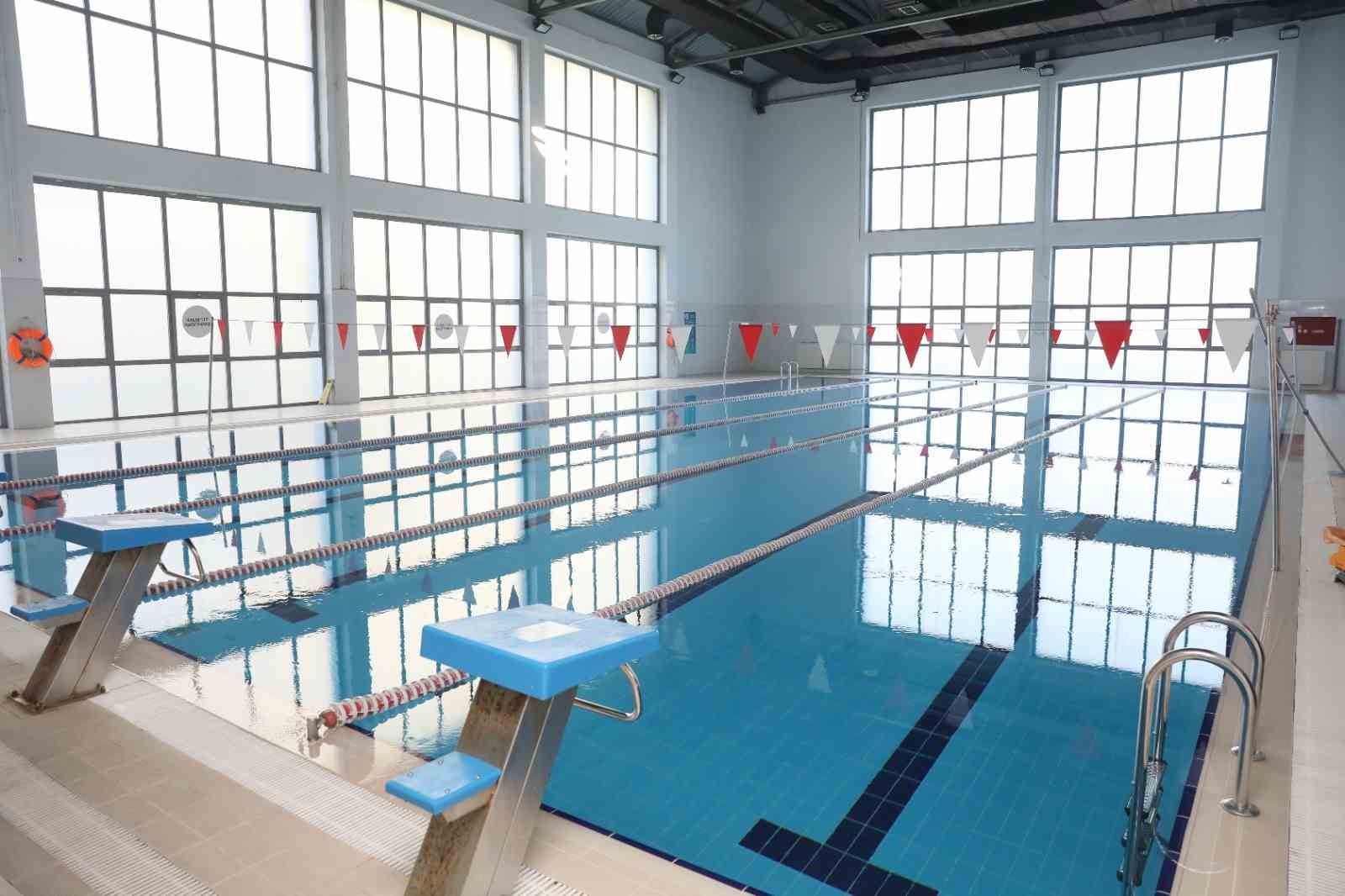 Kağıthane&rsquo;de yetişkinlere y&ouml;nelik y&uuml;zme ve fitness kurslarında yeni d&ouml;nem başladı
