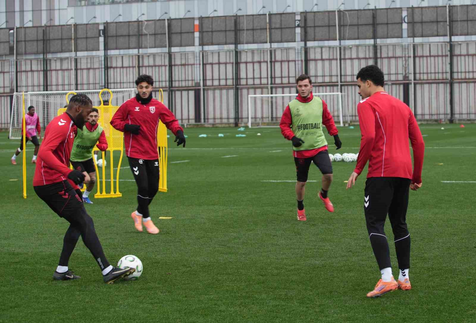 Samsunspor, Shkendija ma&ccedil;ı hazırlıklarını tamamladı
