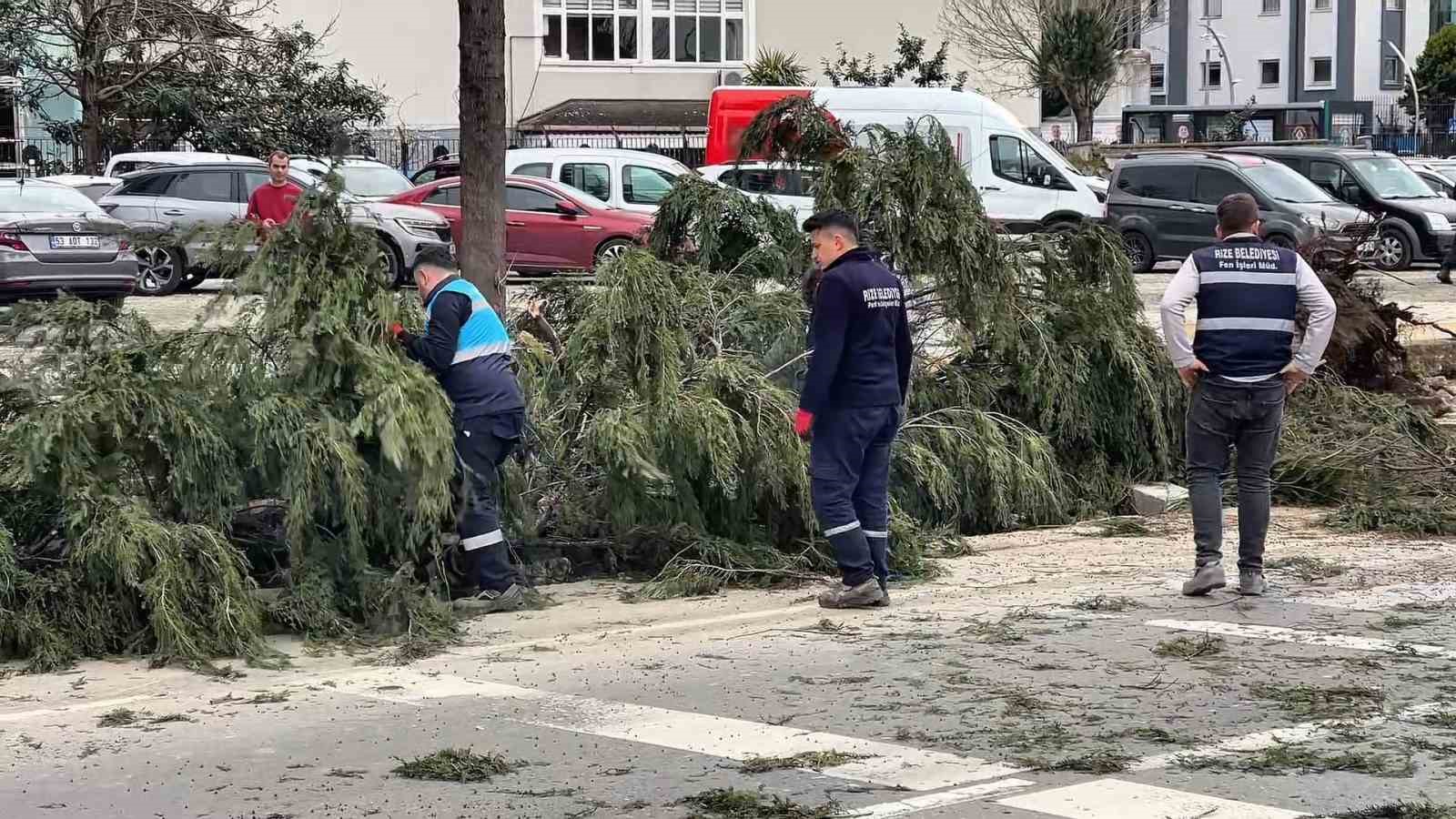 Rize&rsquo;de fırtına
