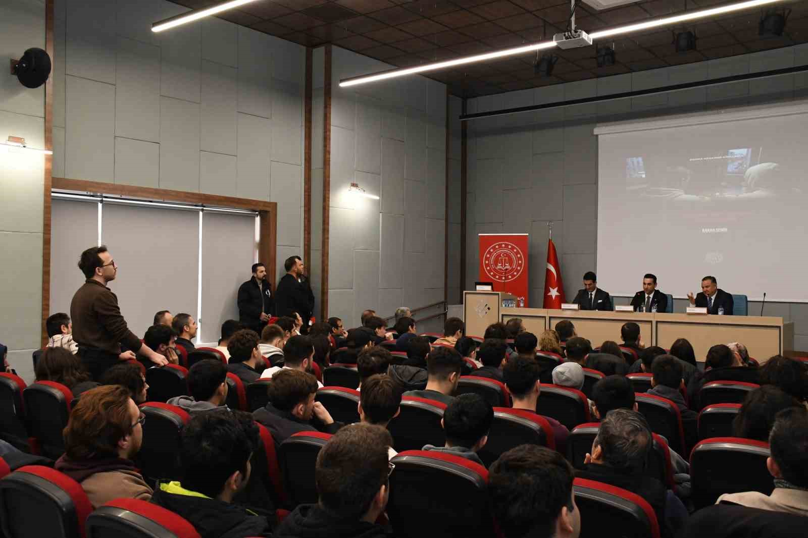 Eskişehir Cumhuriyet Başsavcılığı &uuml;niversite &ouml;ğrencilerini uyardı
