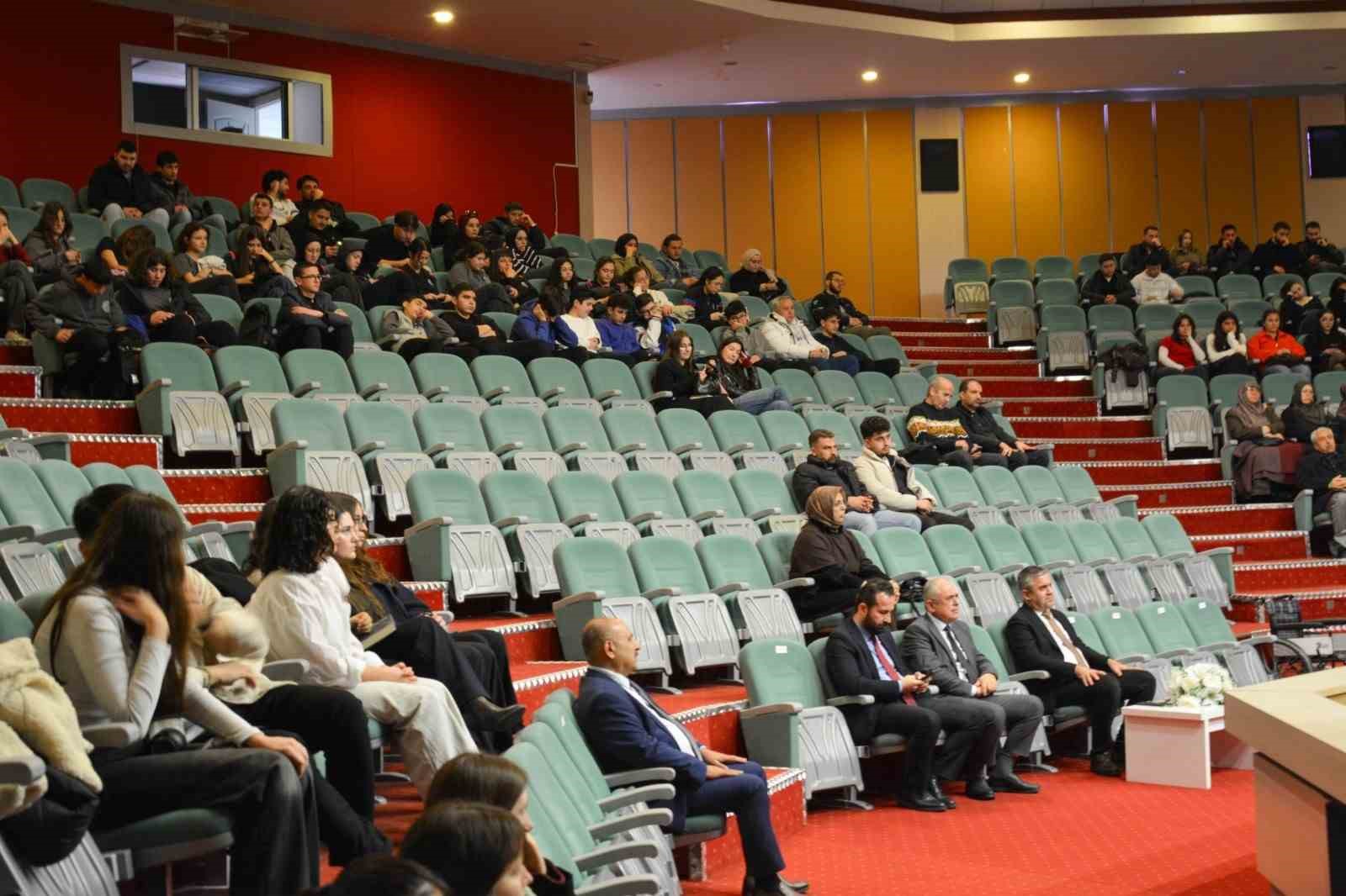 ADÜ’de "28 Şubat’tan 15 Temmuz’a Darbelerin Anatomisi" konferansı gerçekleşti