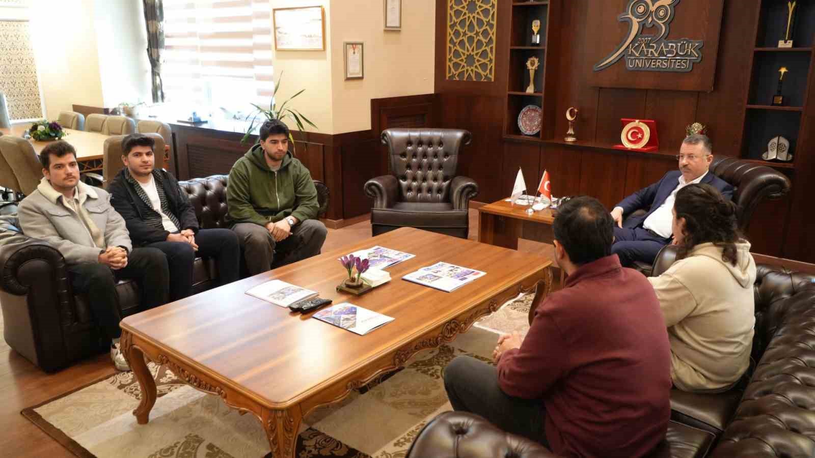 Rekt&ouml;r Kırışık Evrenos takımı ile bir araya geldi
