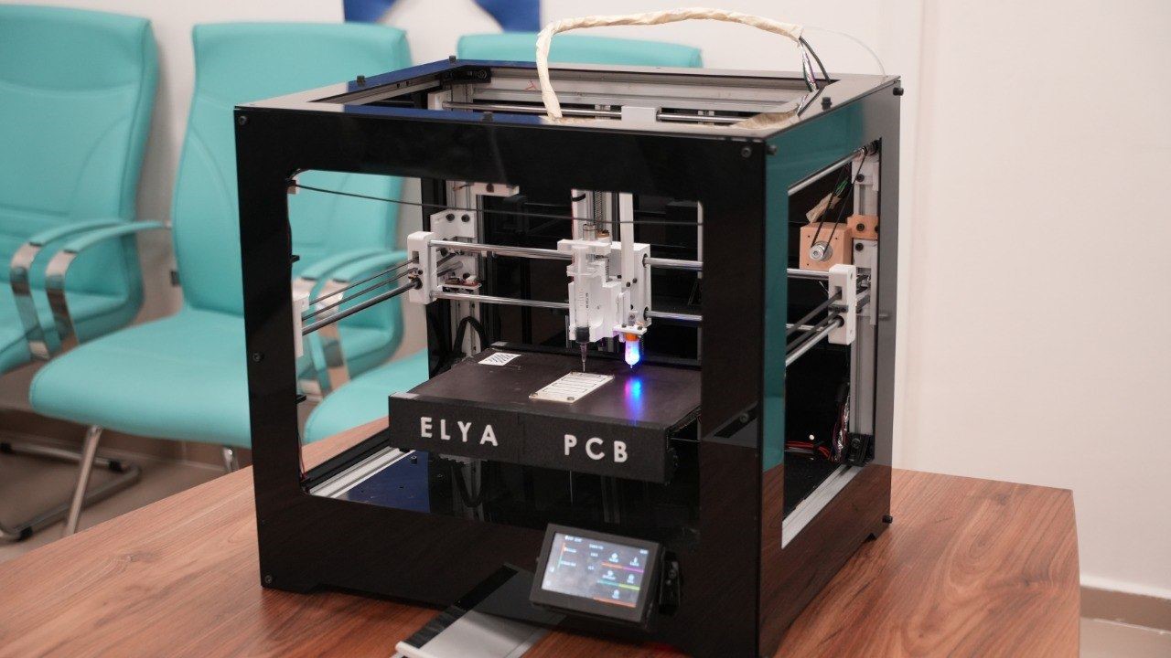 KB&Uuml;&rsquo;l&uuml; akademisyenden T&uuml;rkiye&rsquo;de ilk, d&uuml;nyada ikinci: Zeki PCB &uuml;retim makinesi geliştirildi
