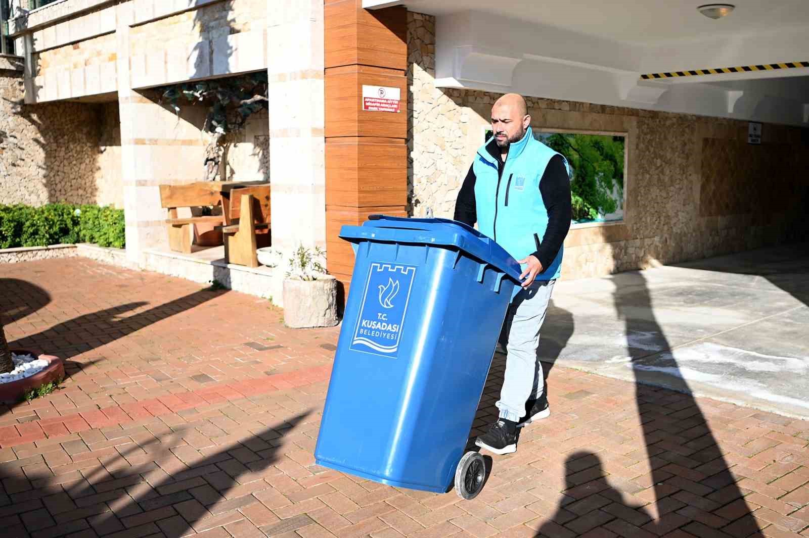 Kuşadası’nda geri dönüştürülebilir atıklar toplandı