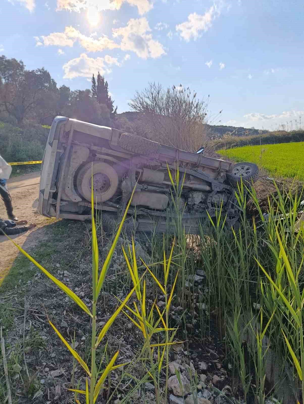 Yaşlı adam tarla komşusunu ezerek &ouml;ld&uuml;rd&uuml;

