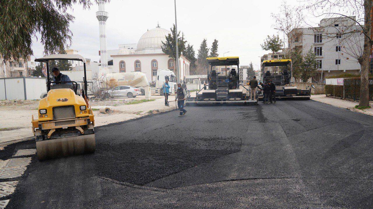 Arzumkent Caddesinde asfalt serimi başladı