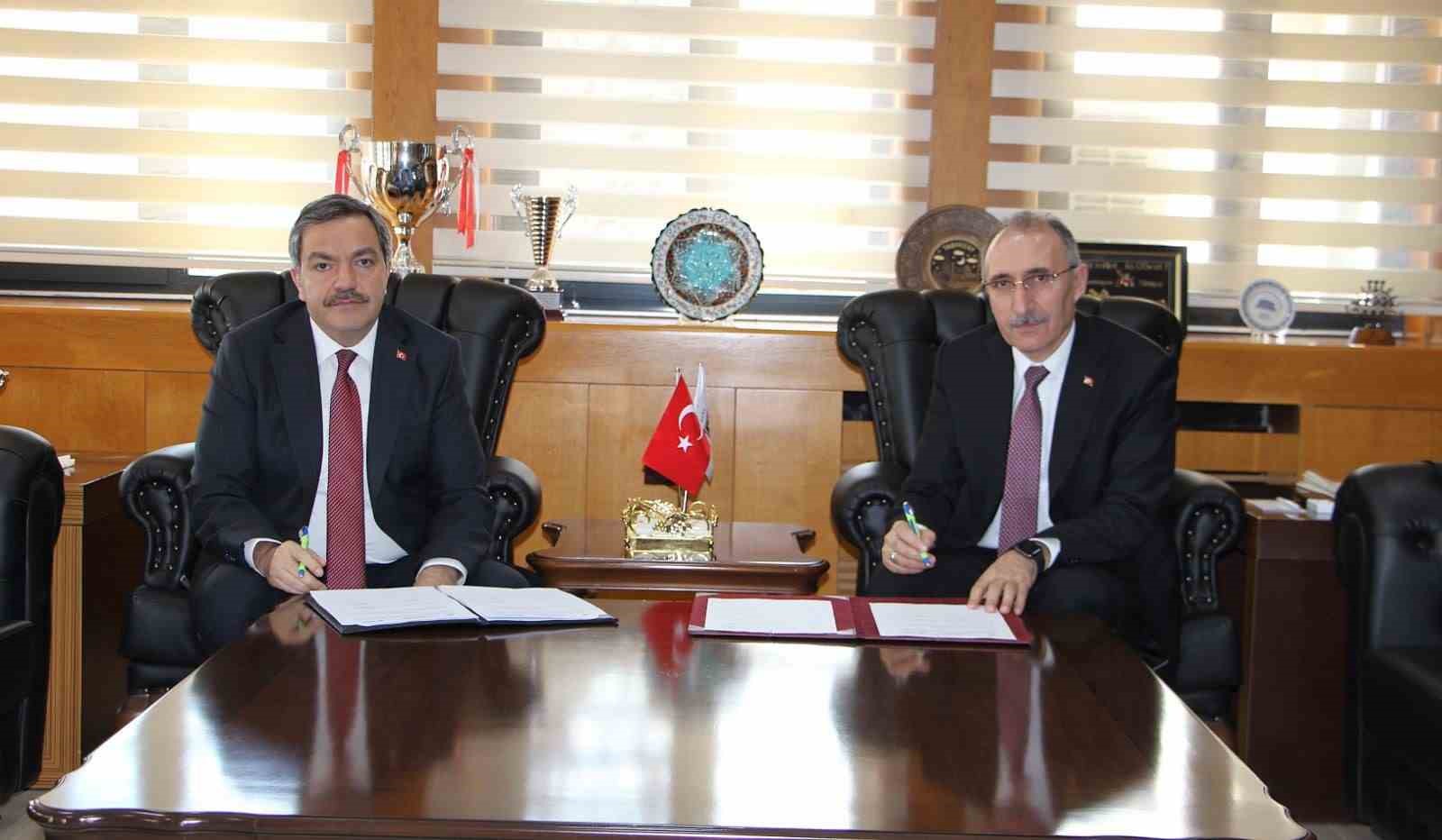 Fırat ile Turgut &Ouml;zal &Uuml;niversitesi  arasında protokol
