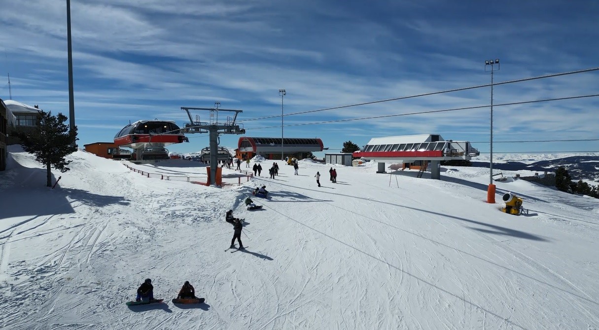 Sarıkamış, snowboard ve kayak tutkunlarını ağırlıyor
