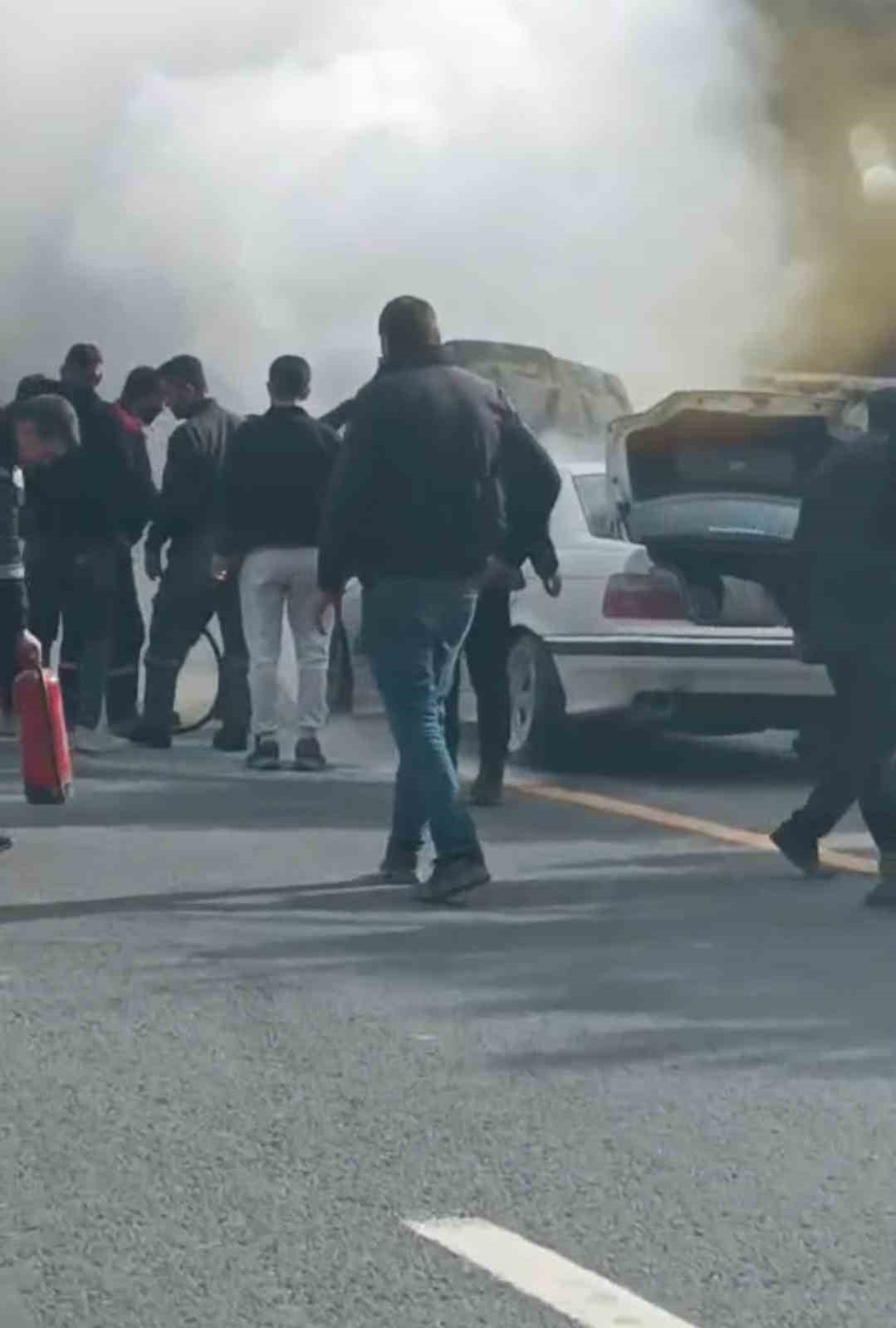 Ankara’da otomobil yangını