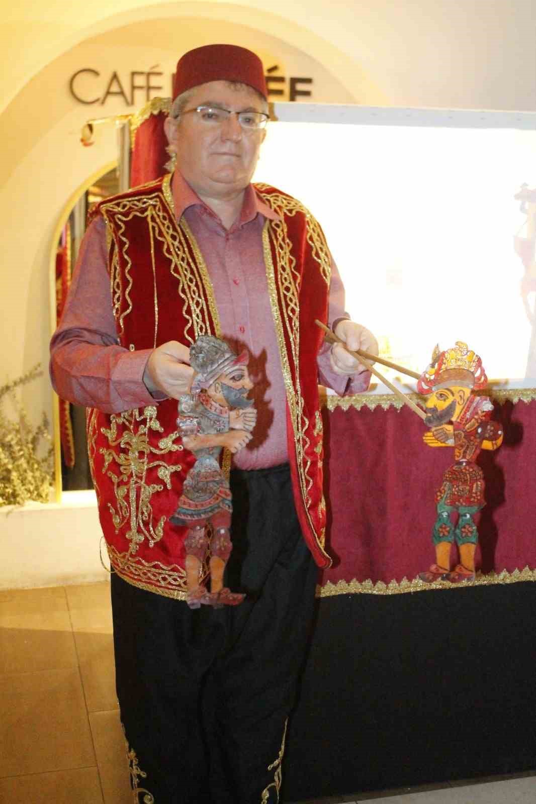 Karag&ouml;z ve Hacivat&rsquo;ın 700 yıllık ışığı dijital &ccedil;ağa direniyor
