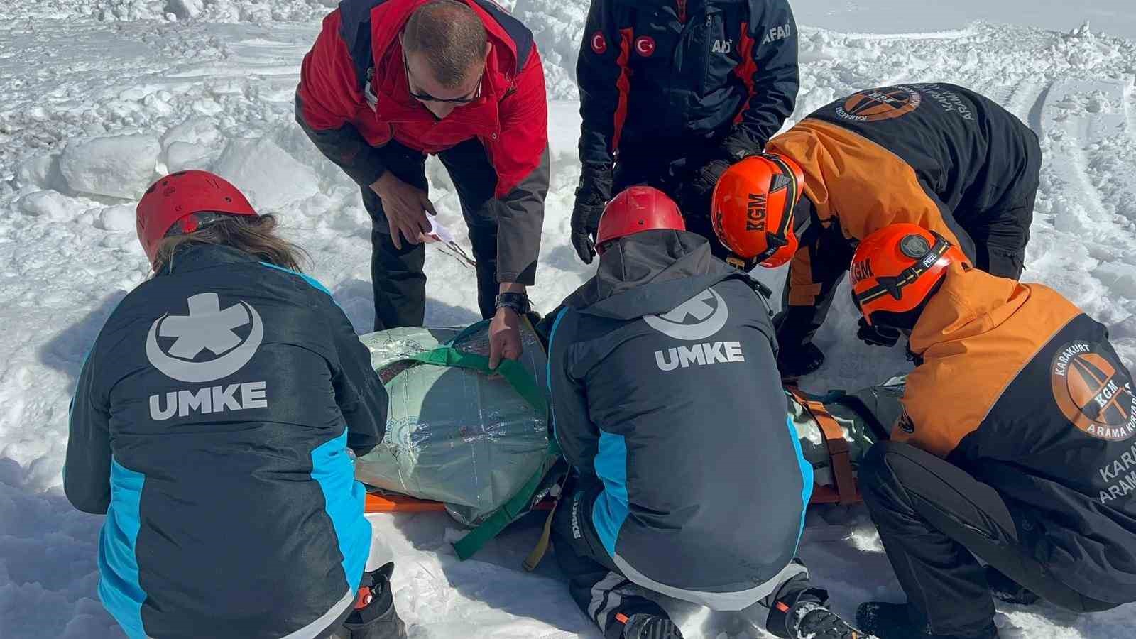 Kars&rsquo;ta nefes kesen &ccedil;ığ tatbikatı: Ekipler zamanla yarıştı
