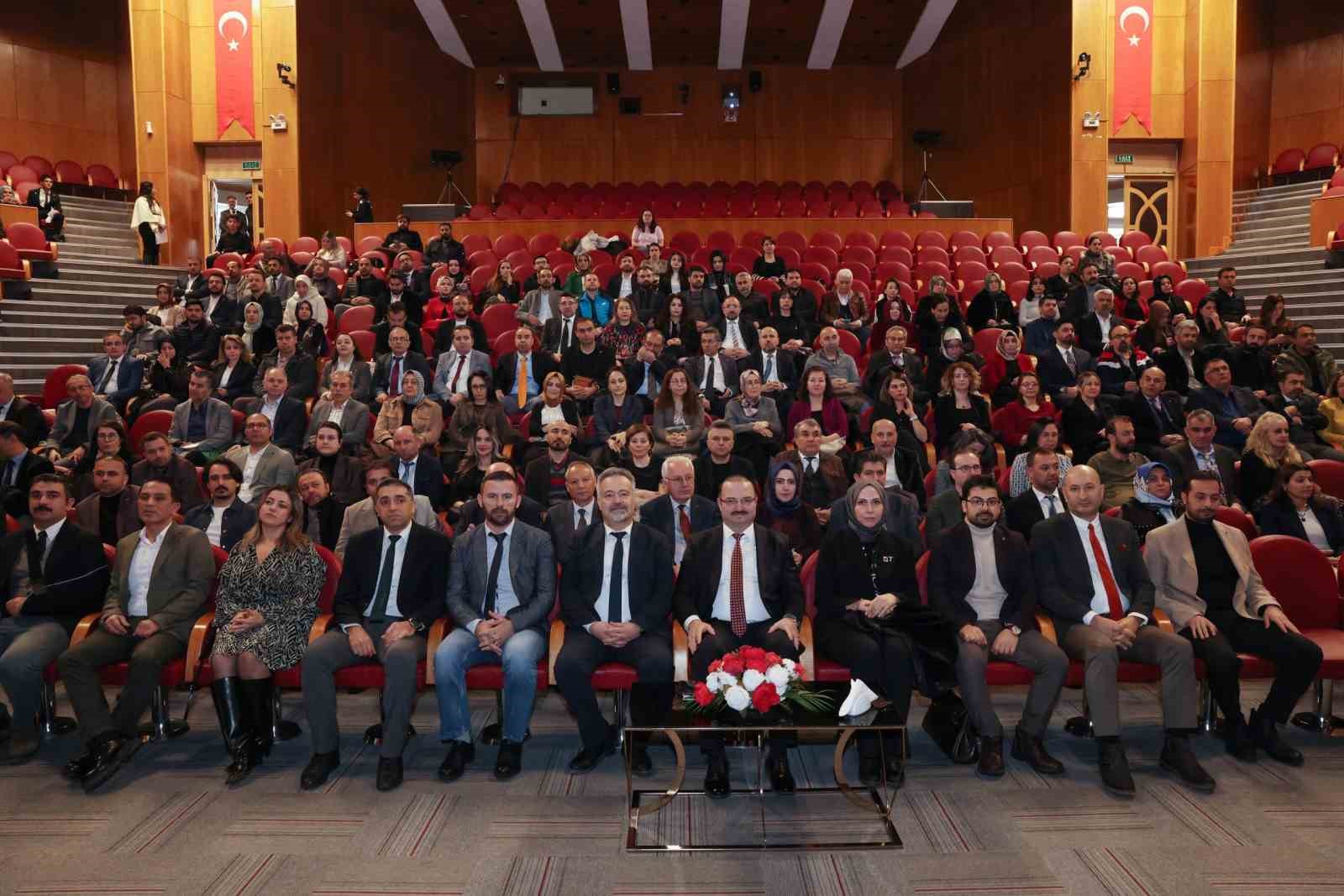 Rekt&ouml;r Prof. Dr. Ahmet Hacım&uuml;ft&uuml;oğlu: "Bilimsel &uuml;retkenliğimiz her ge&ccedil;en g&uuml;n artıyor"
