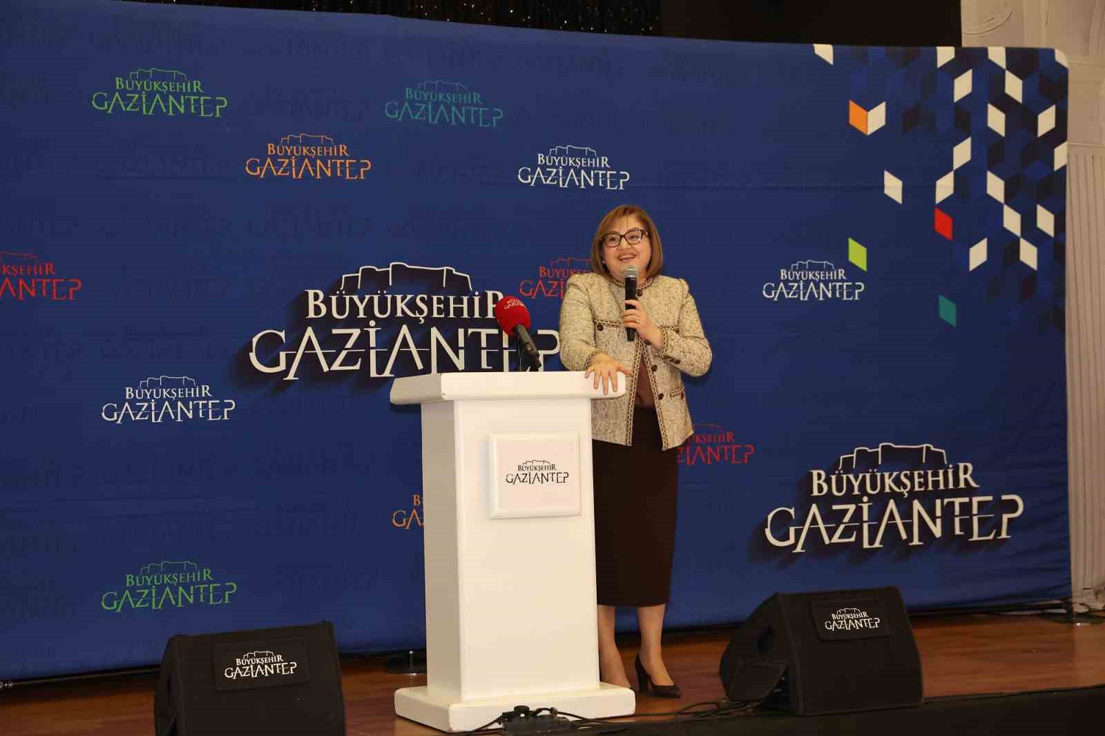 Şahin, emeklilere m&uuml;jde &uuml;st&uuml;ne m&uuml;jde verdi
