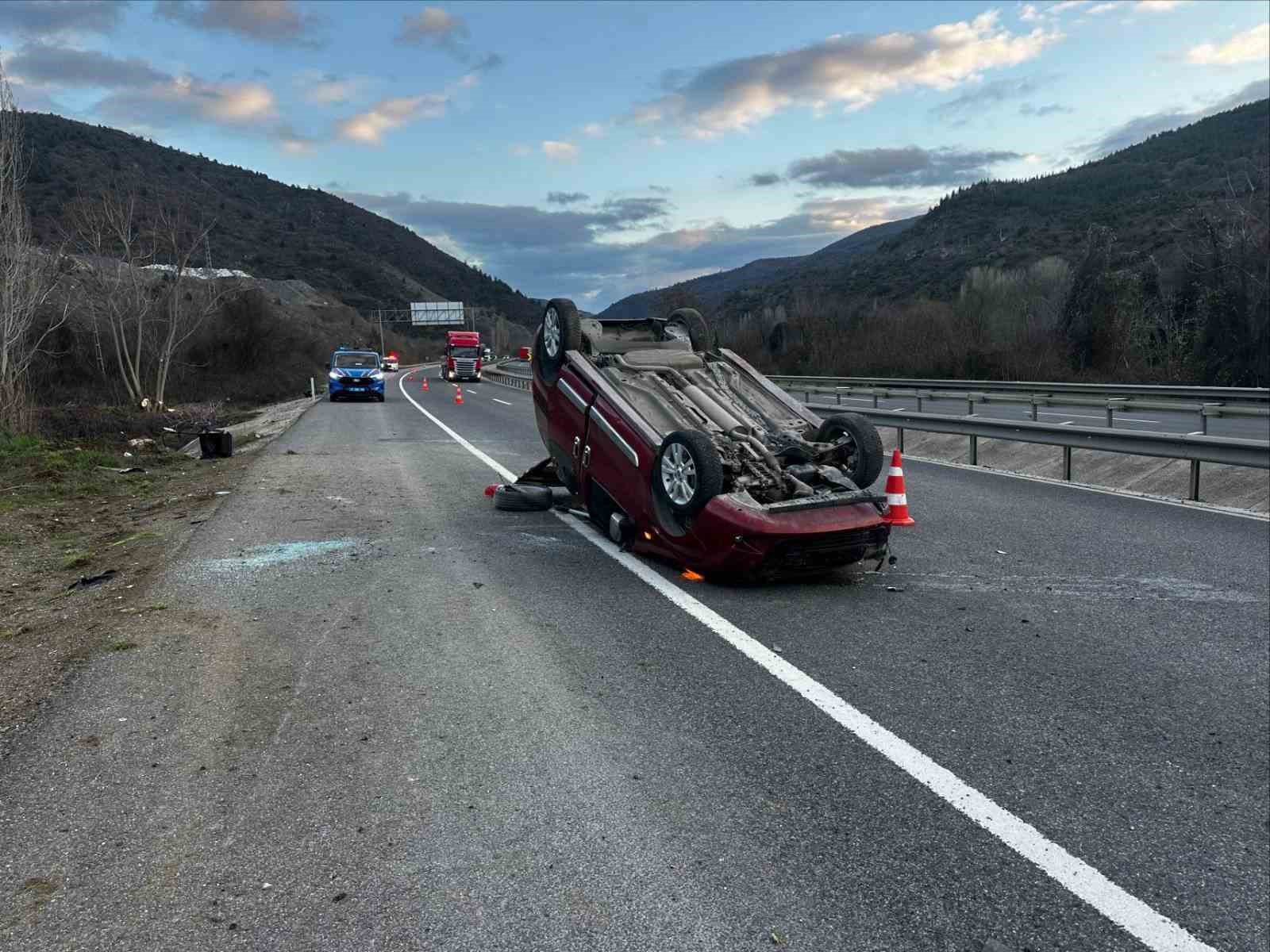 Bilecik&rsquo;te otomobil takla attı: 4 yaralı
