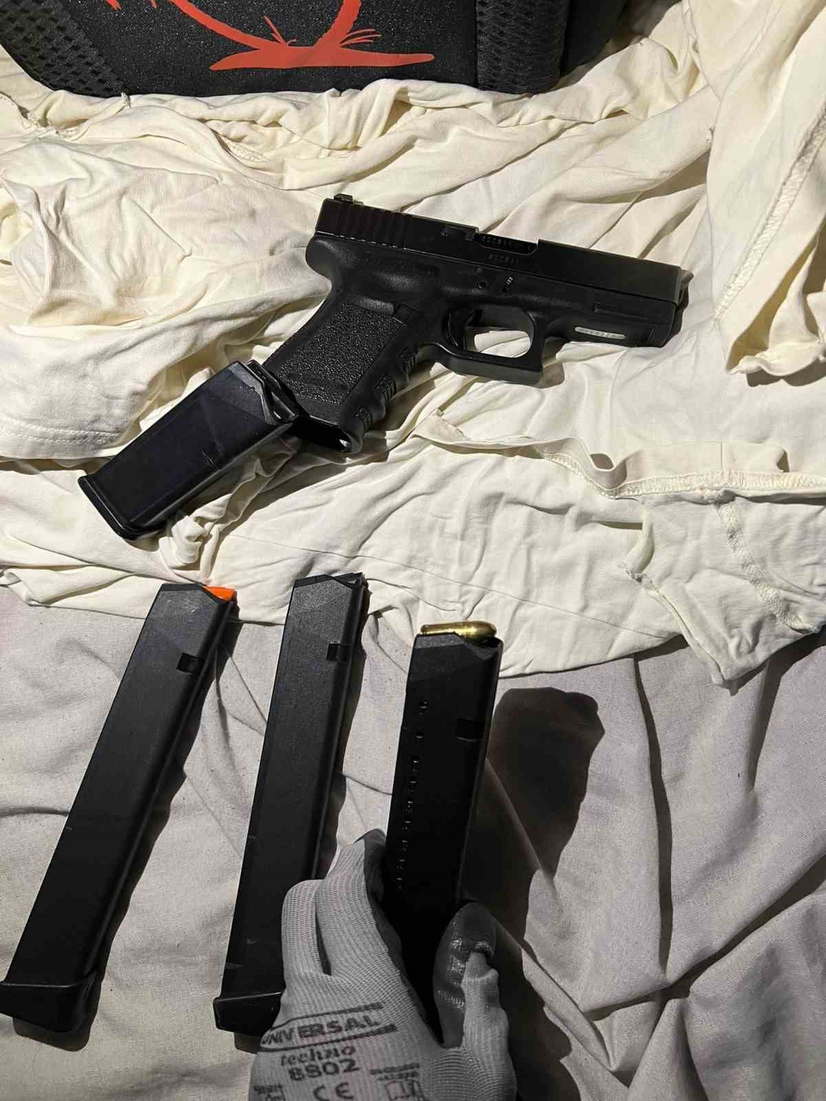 İzmir&rsquo;de su&ccedil; &ouml;rg&uuml;t&uuml; operasyonu: 1 milyar TL para hareketi tespit edildi
