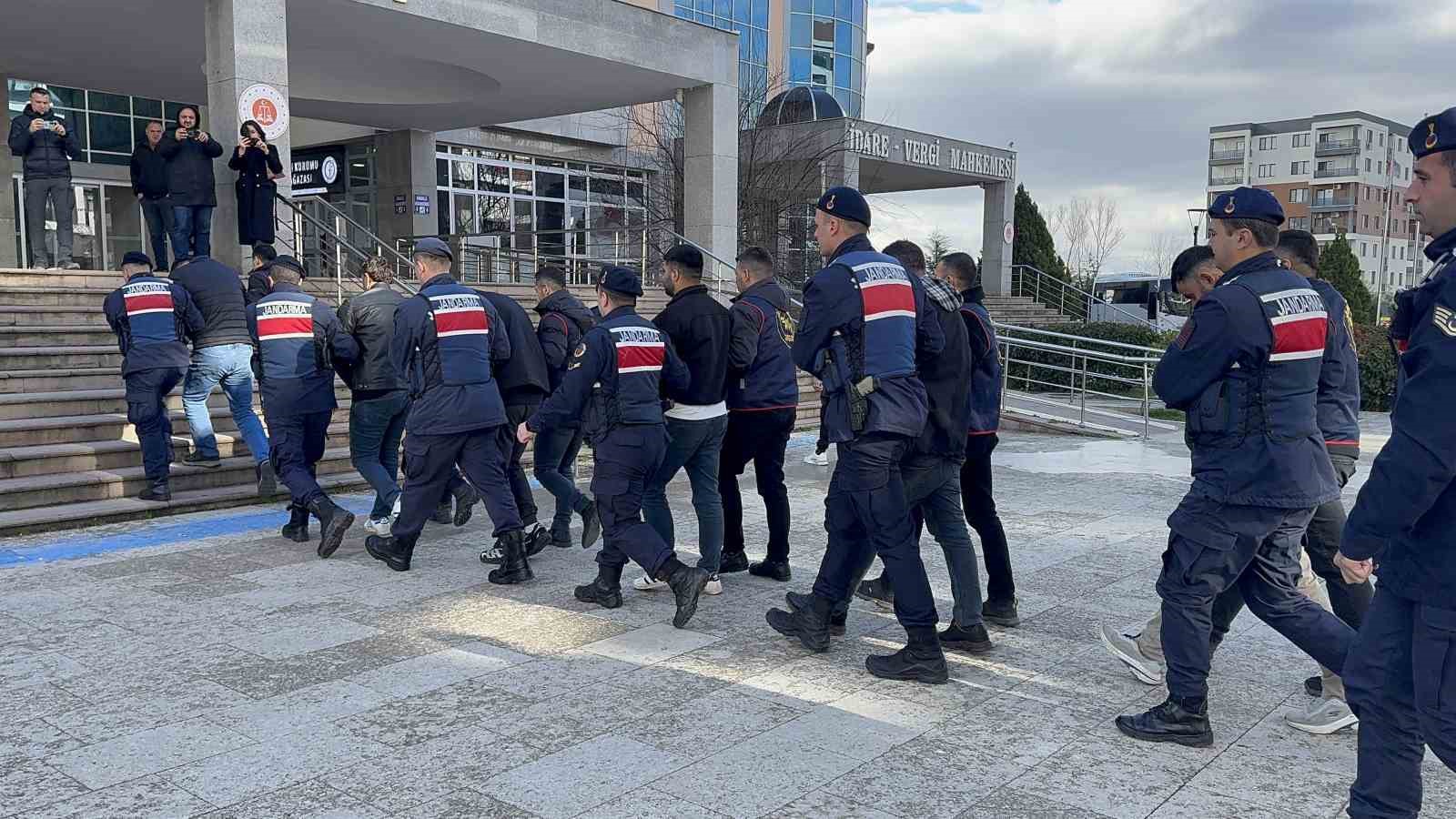 Bu kez bahis oynayan da oynatan da yandı
